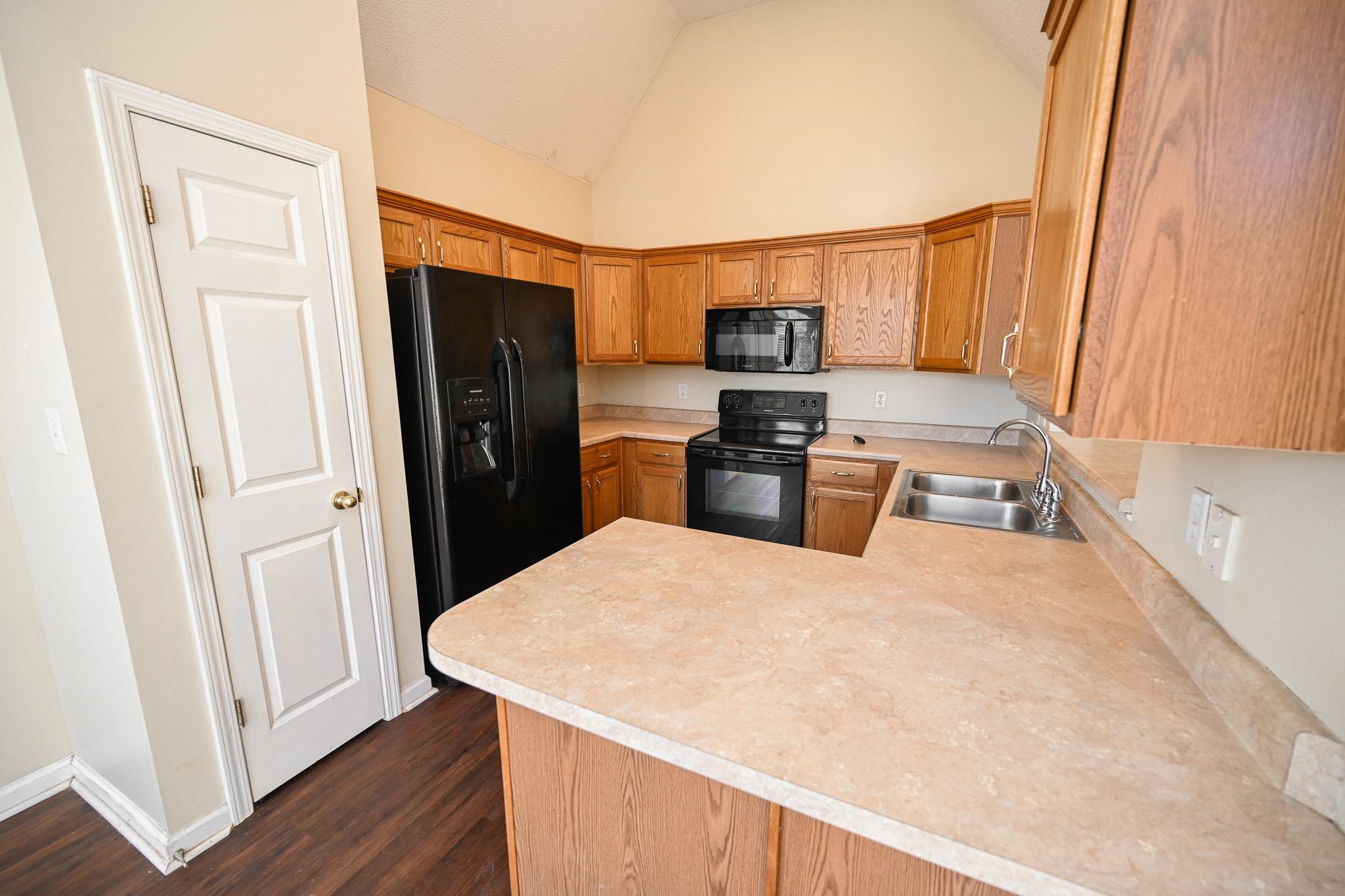 1616 Sawmill Creek Ln Property Photo 6