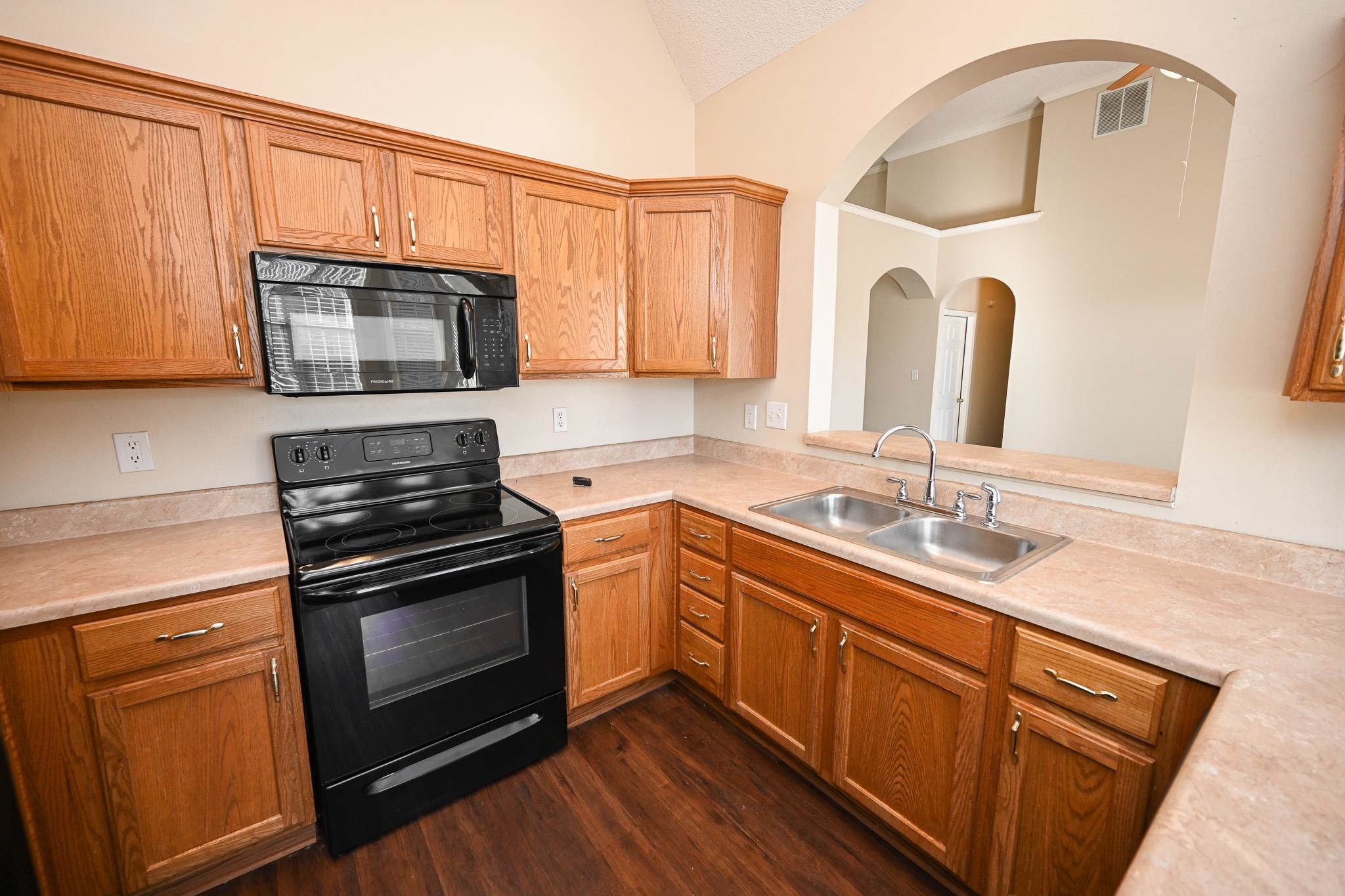 1616 Sawmill Creek Ln Property Photo 7