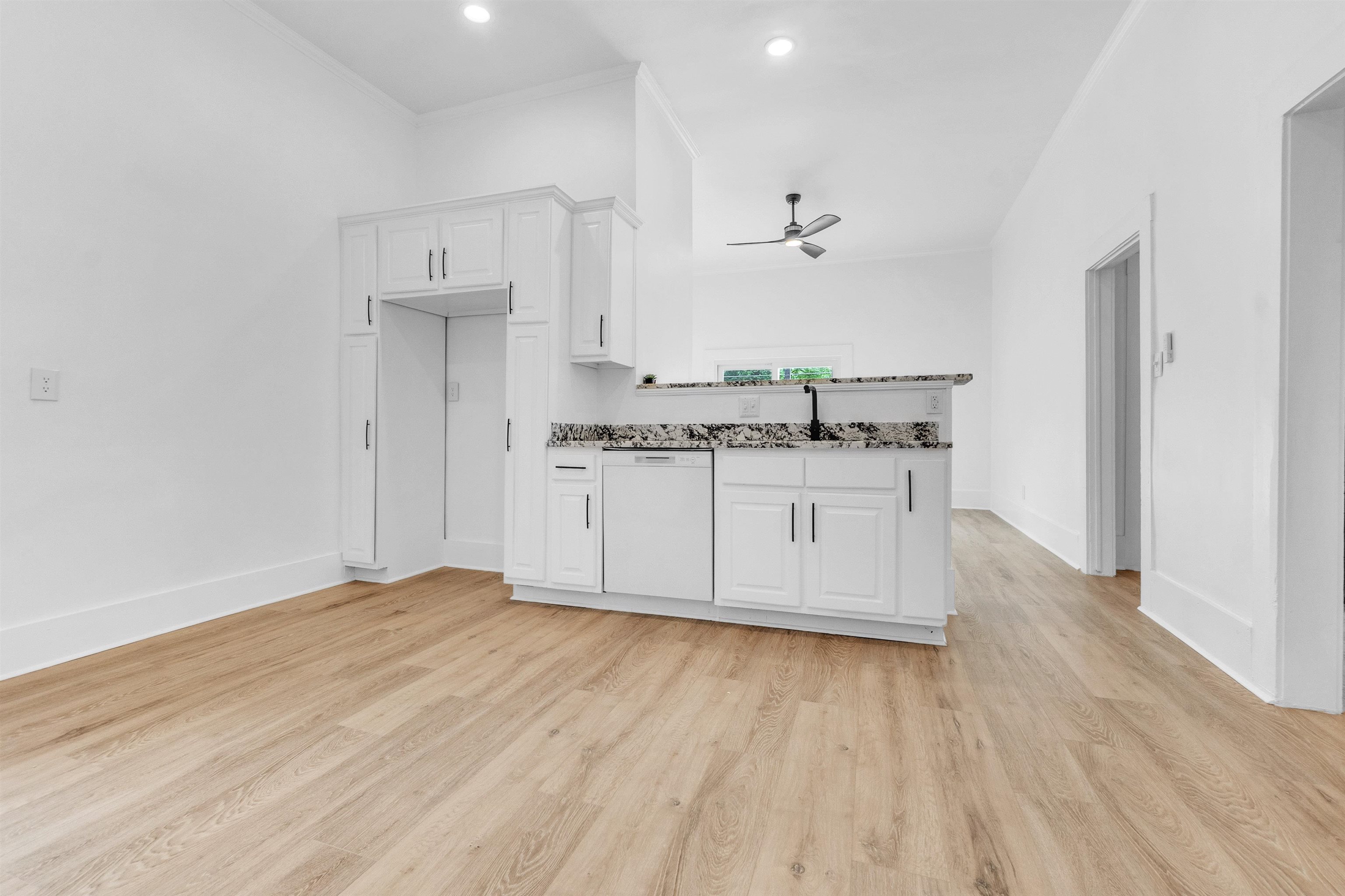 1721 Nelson Ave Property Photo 9