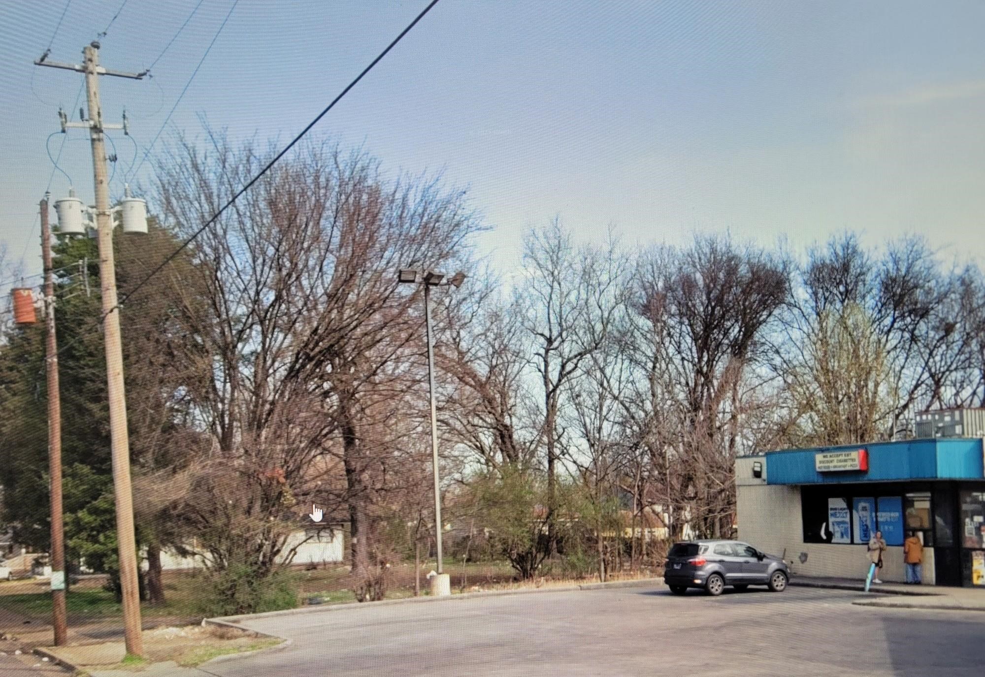 1442 N Hollywood St Property Photo 3