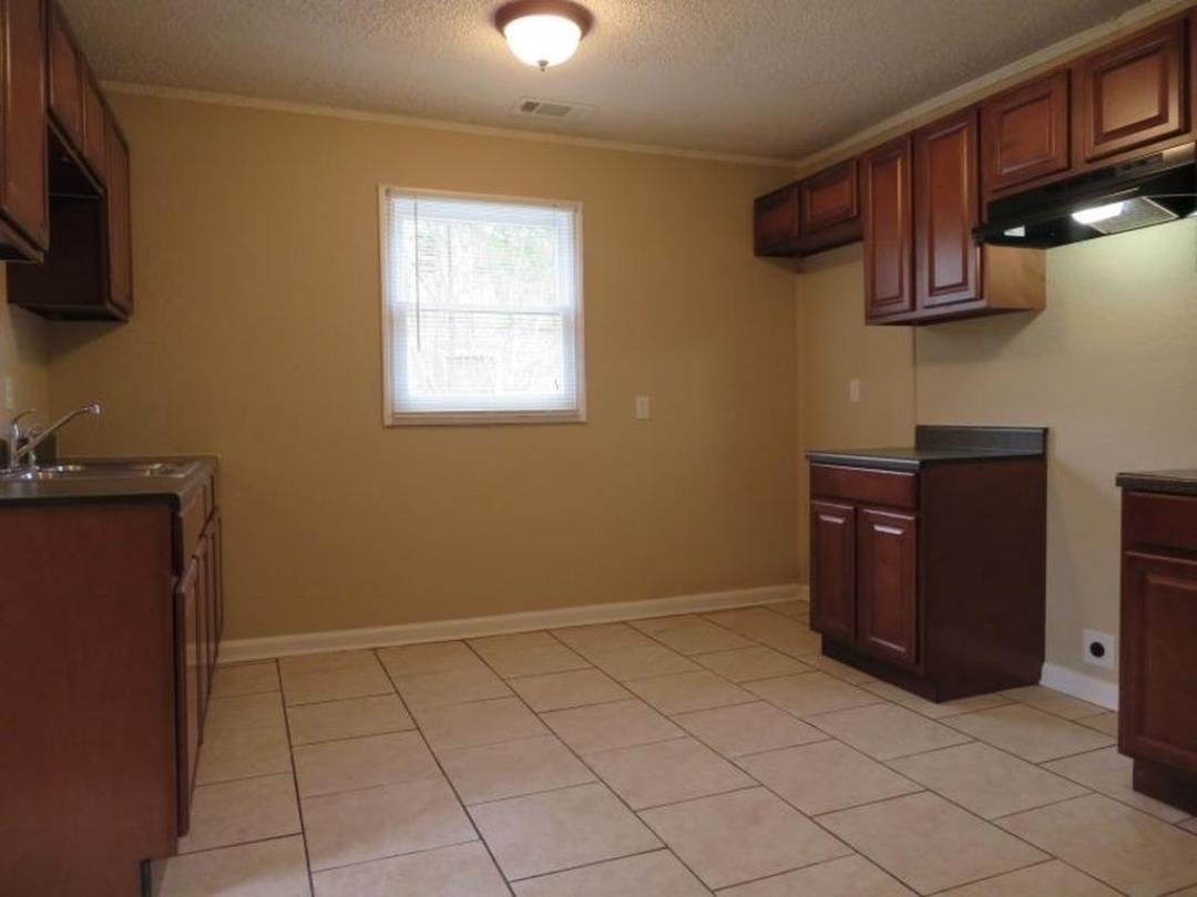 827 Par Ave Property Photo 3