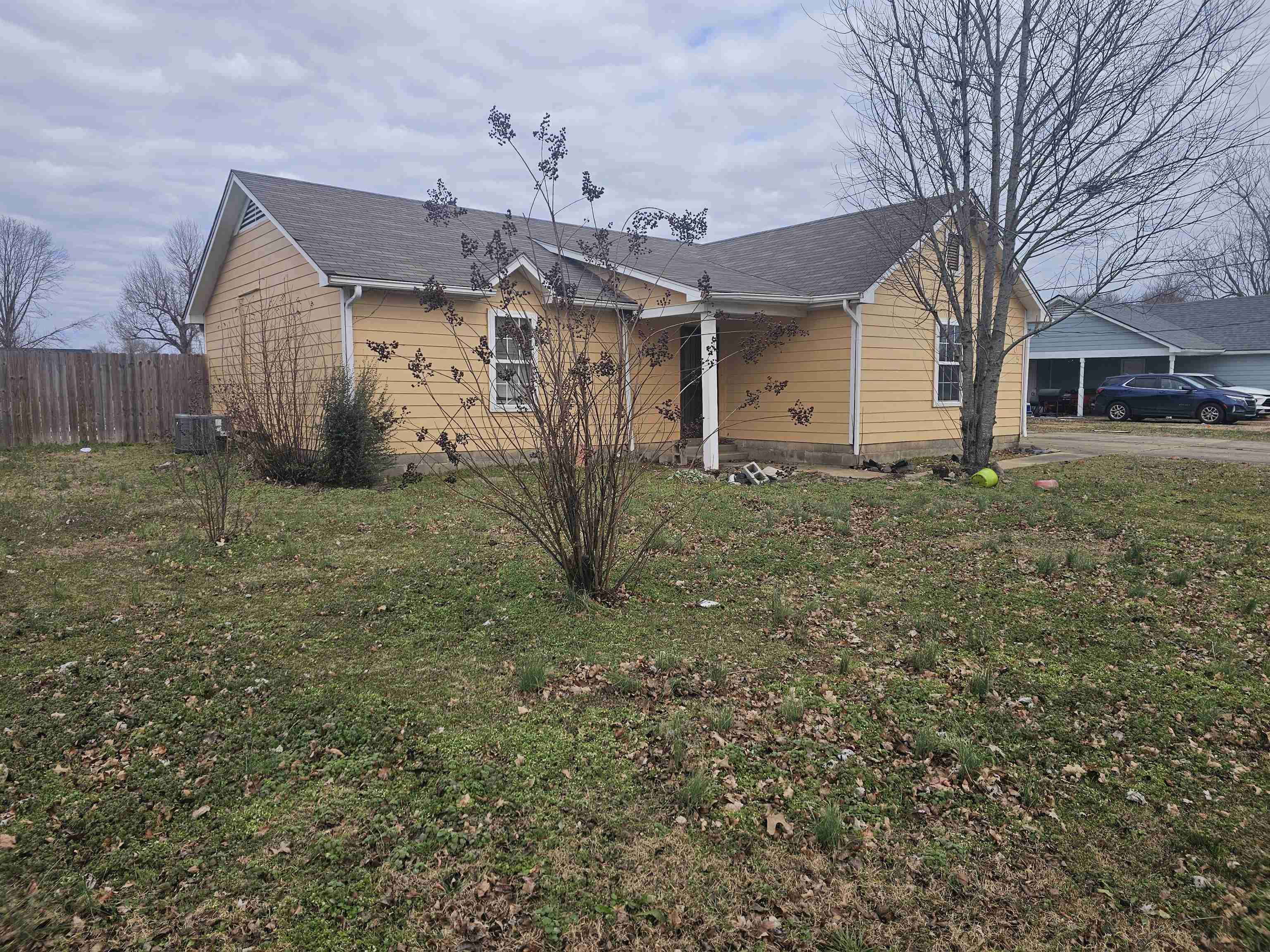 605 Junior Dr Property Photo 3