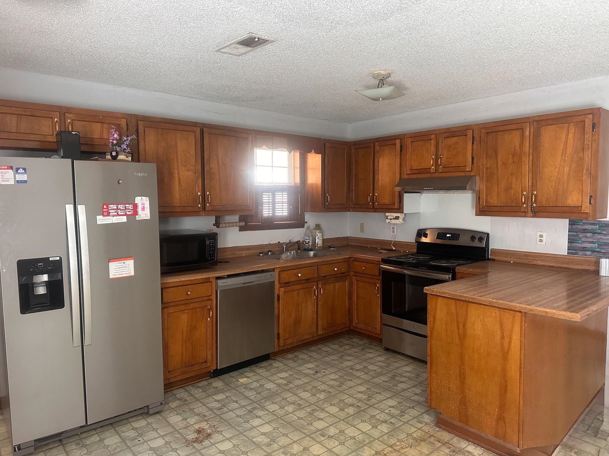 605 Junior Dr Property Photo 8