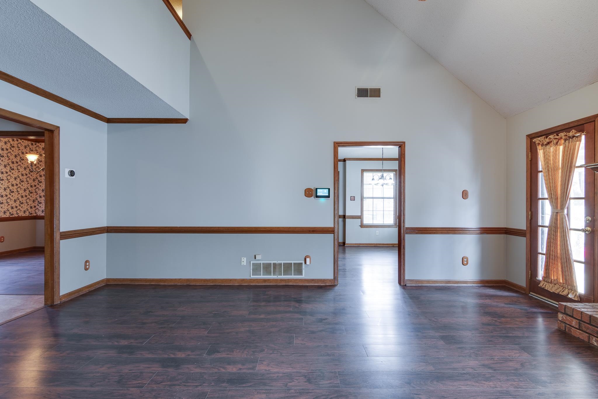3758 Oak Forest Dr Property Photo 4