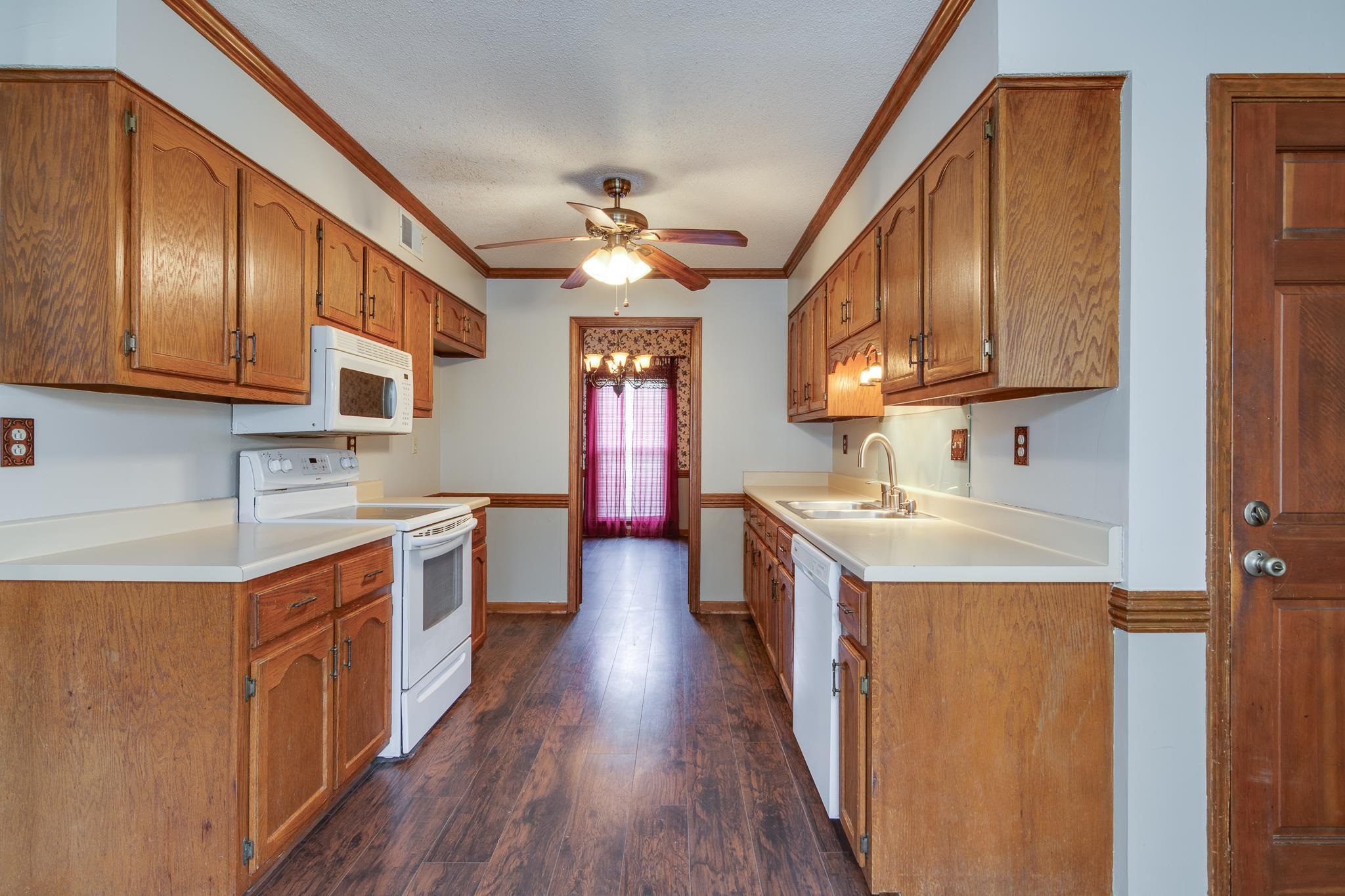 3758 Oak Forest Dr Property Photo 5