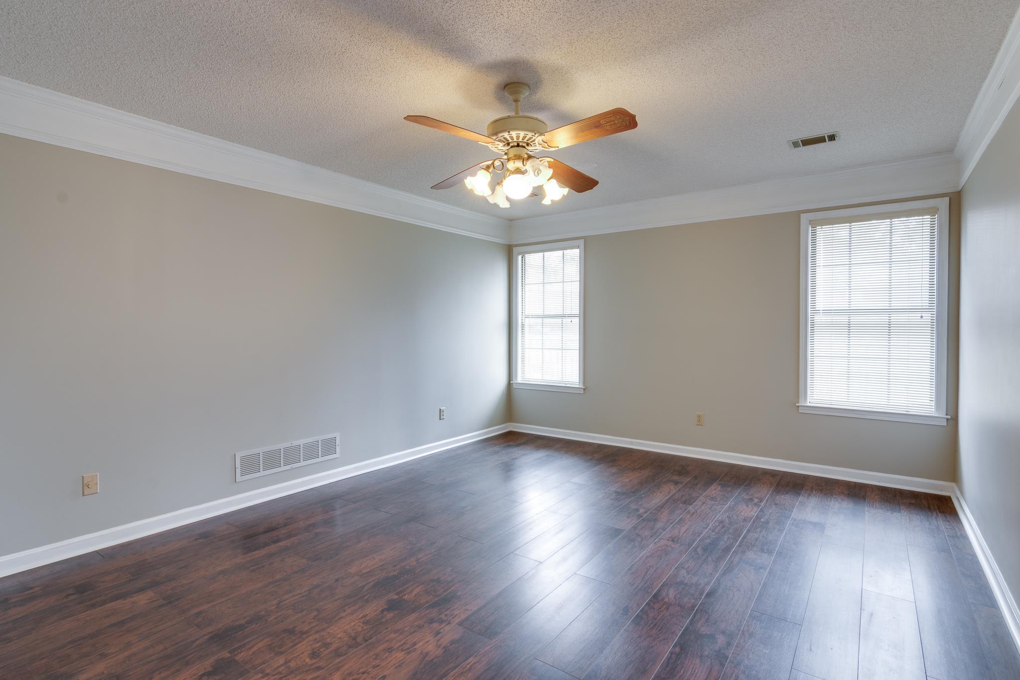 3758 Oak Forest Dr Property Photo 11
