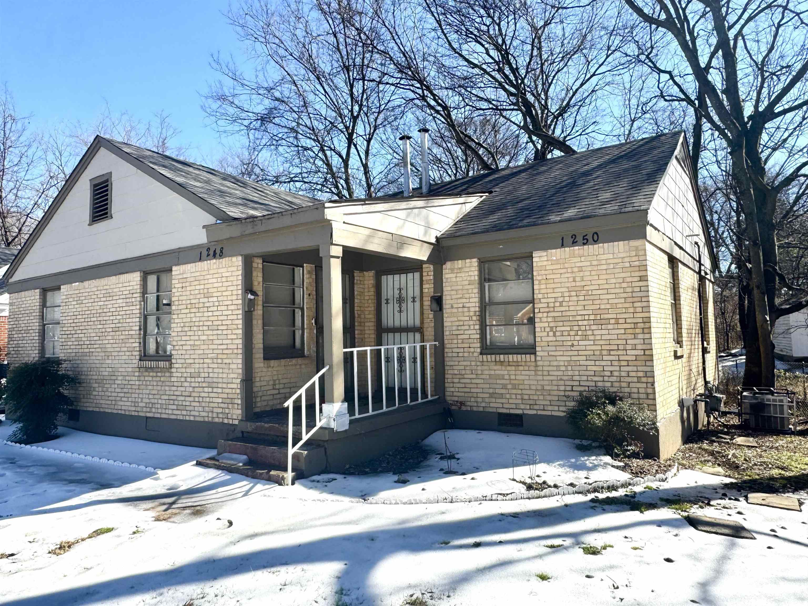 1248 MEDA ST Property Photo 1