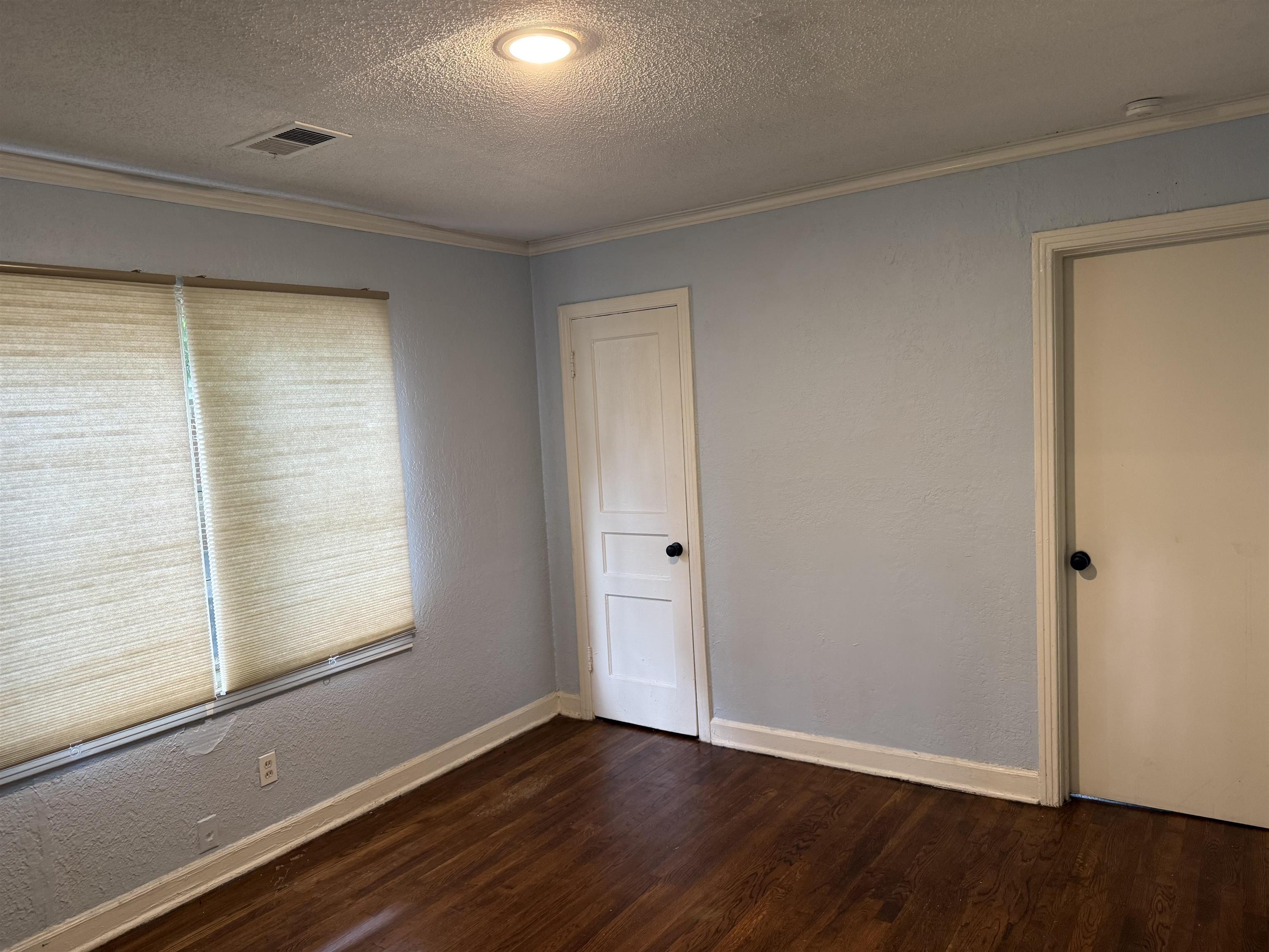 1248 Meda St Property Photo 3