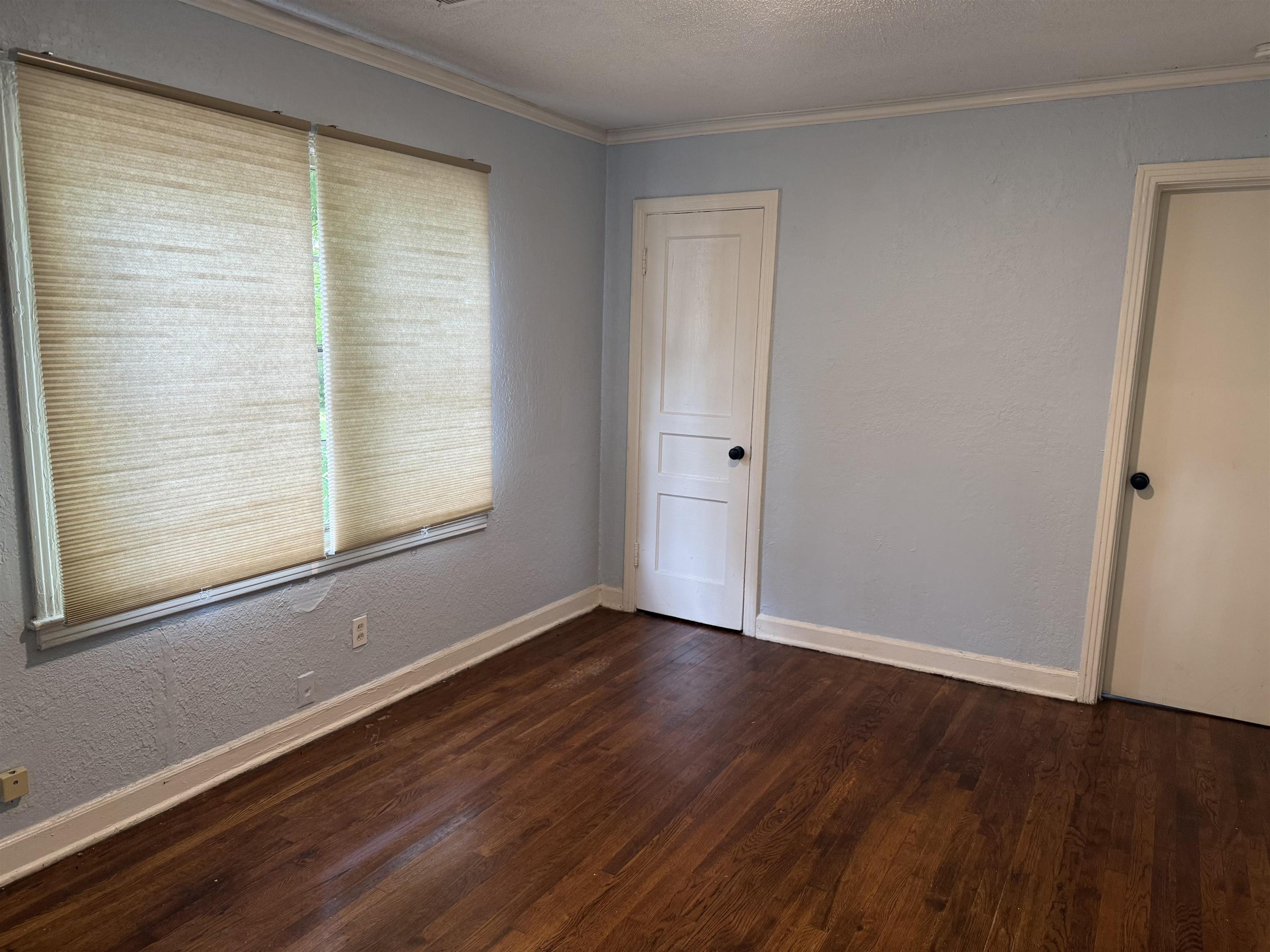 1248 Meda St Property Photo 4