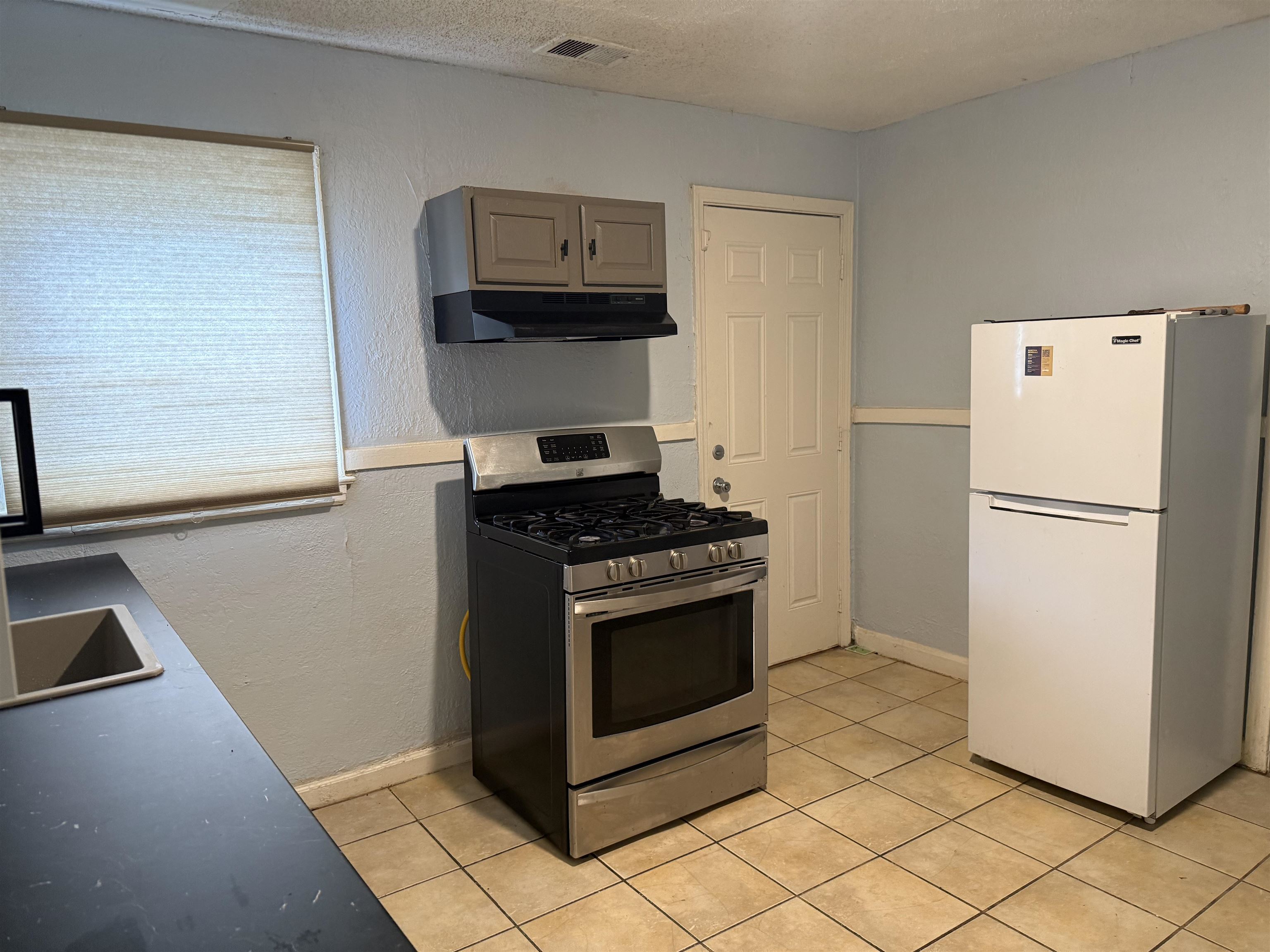 1248 Meda St Property Photo 7