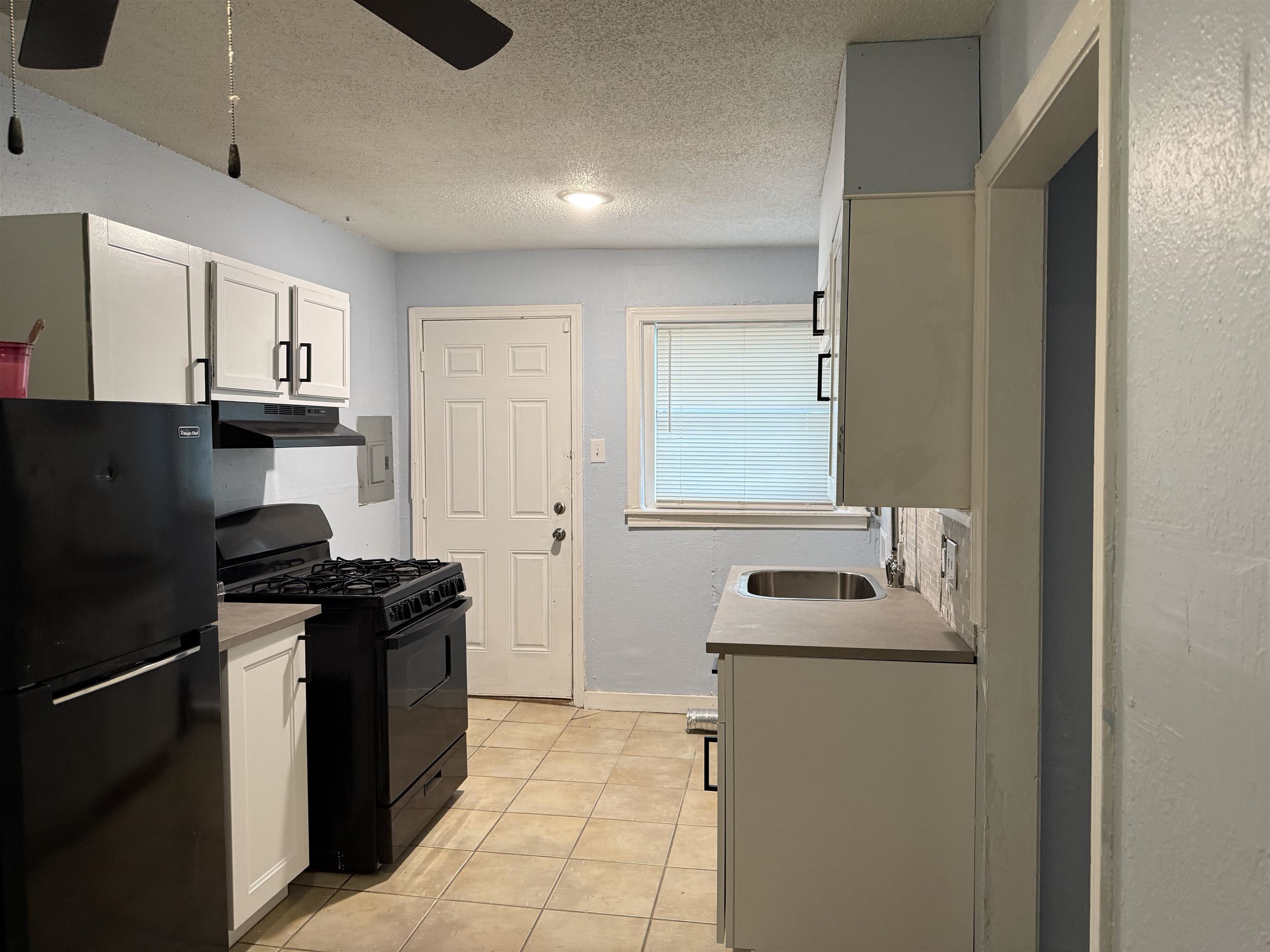 1248 Meda St Property Photo 17