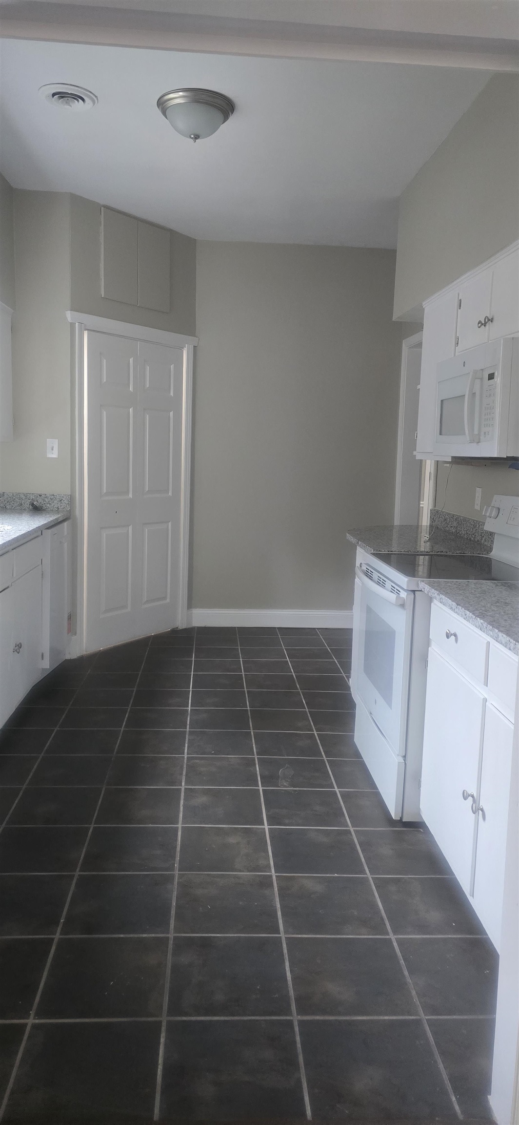 2311 York Ave Property Photo 18