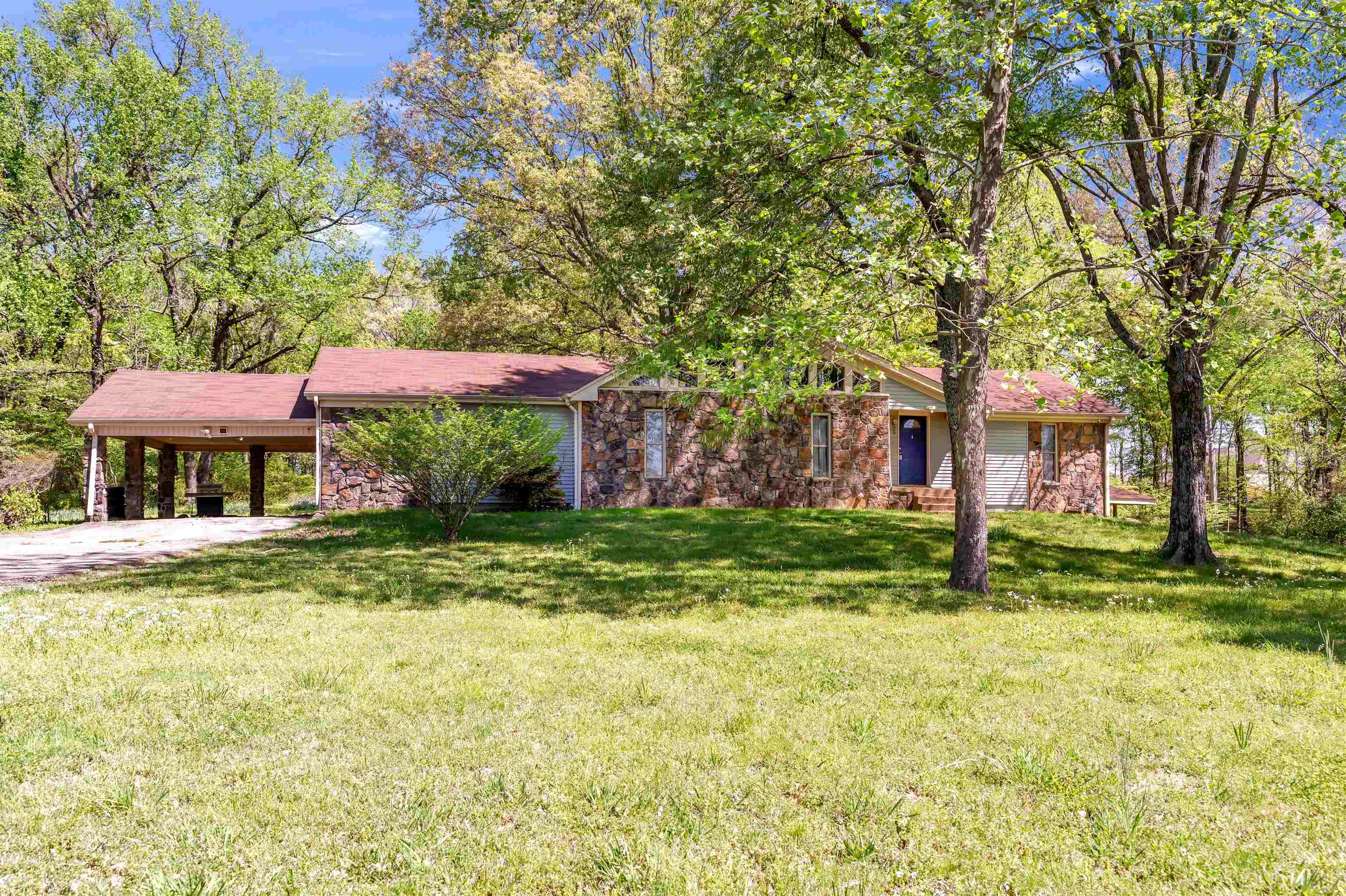 10320 Macon Rd Property Photo 2