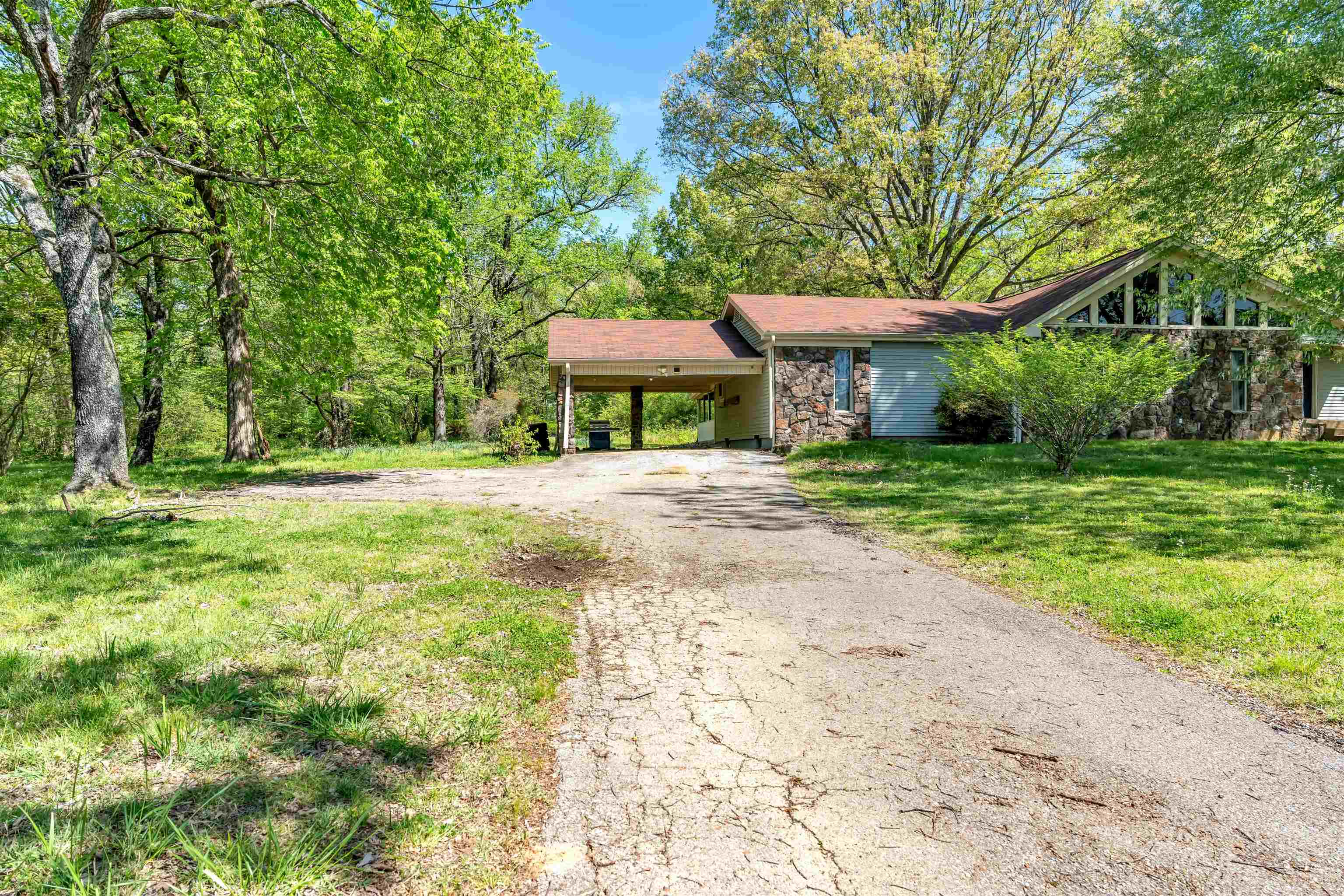 10320 Macon Rd Property Photo 3