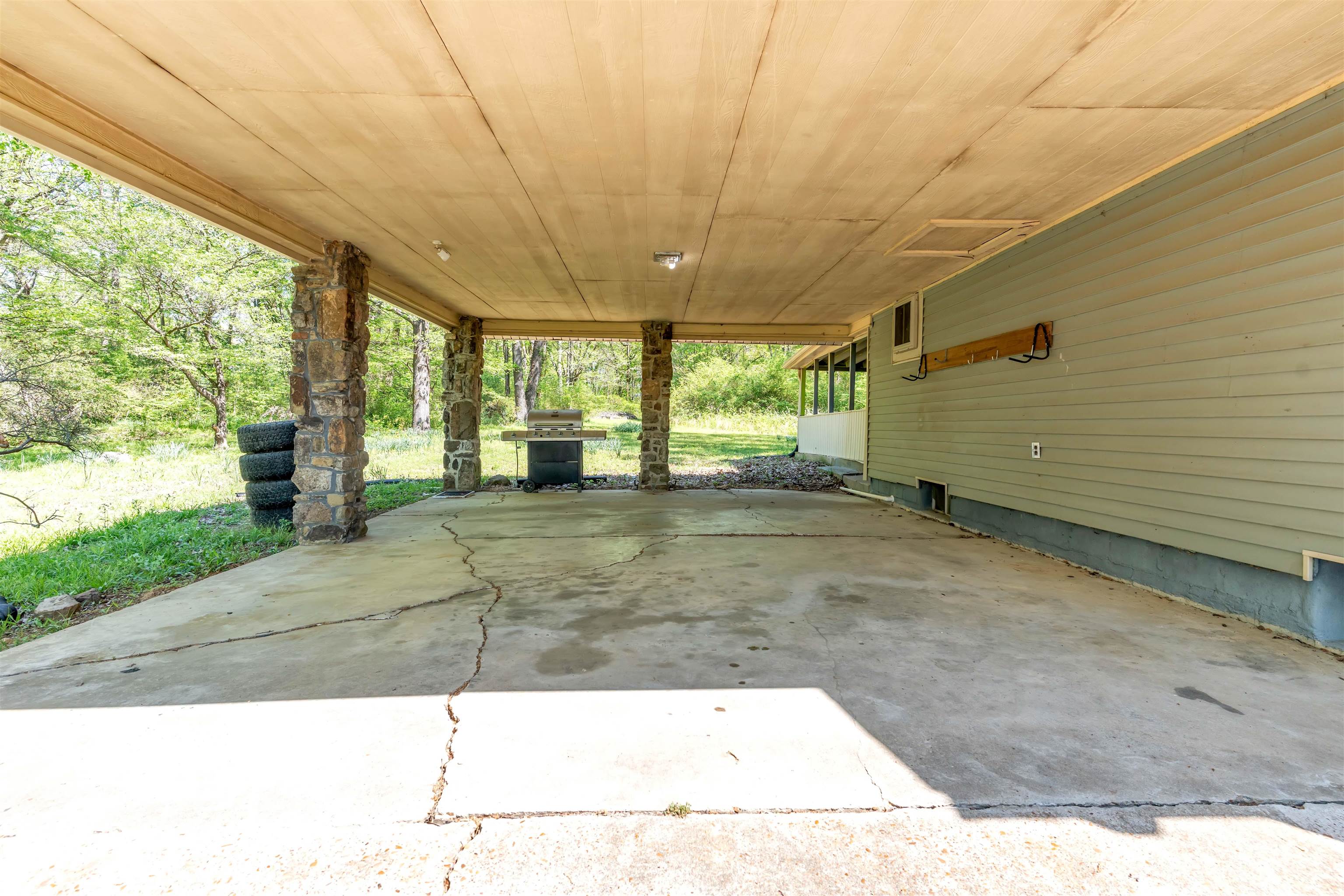 10320 Macon Rd Property Photo 4