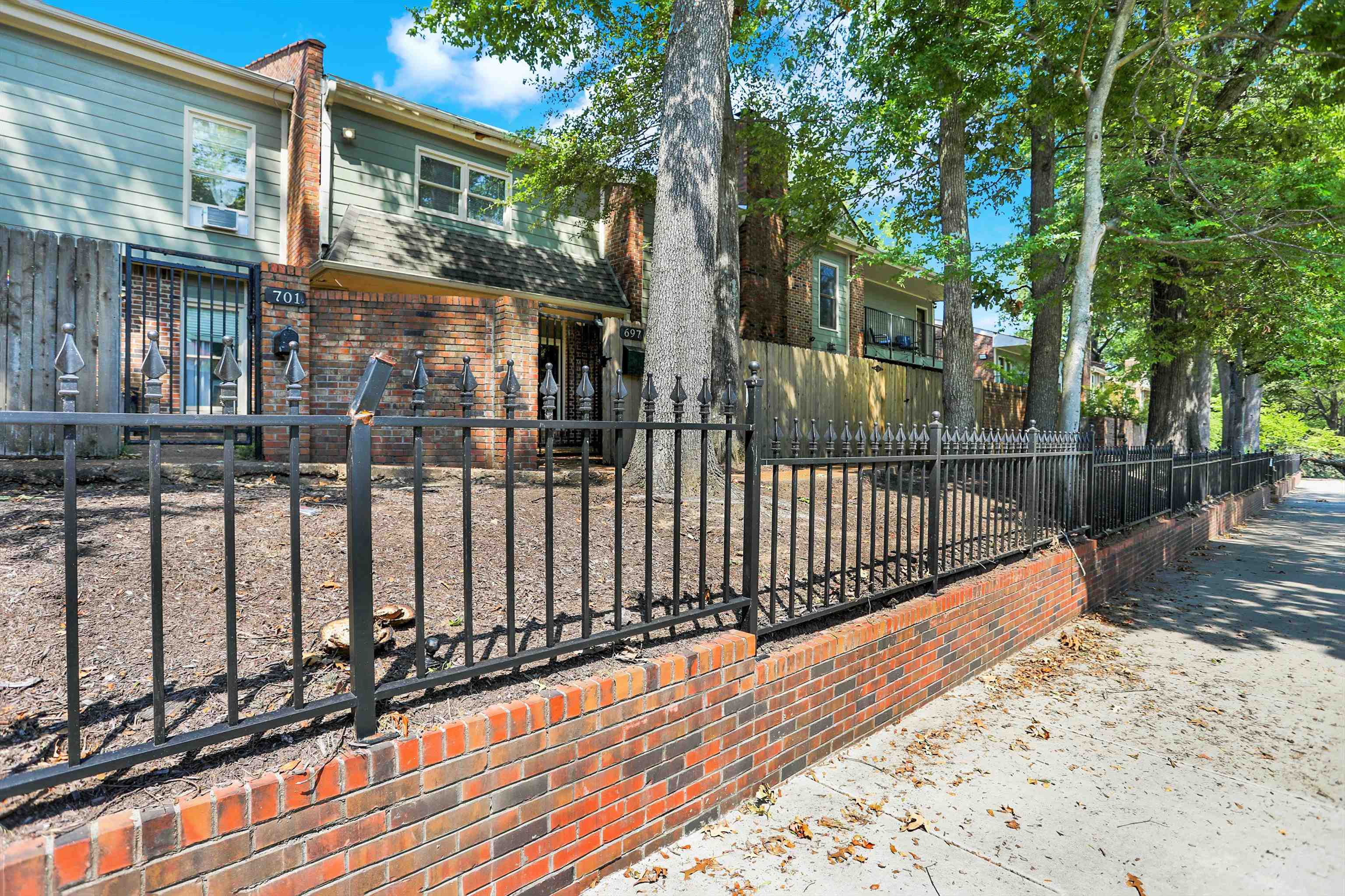 697 S Belvedere Blvd B Property Photo 3
