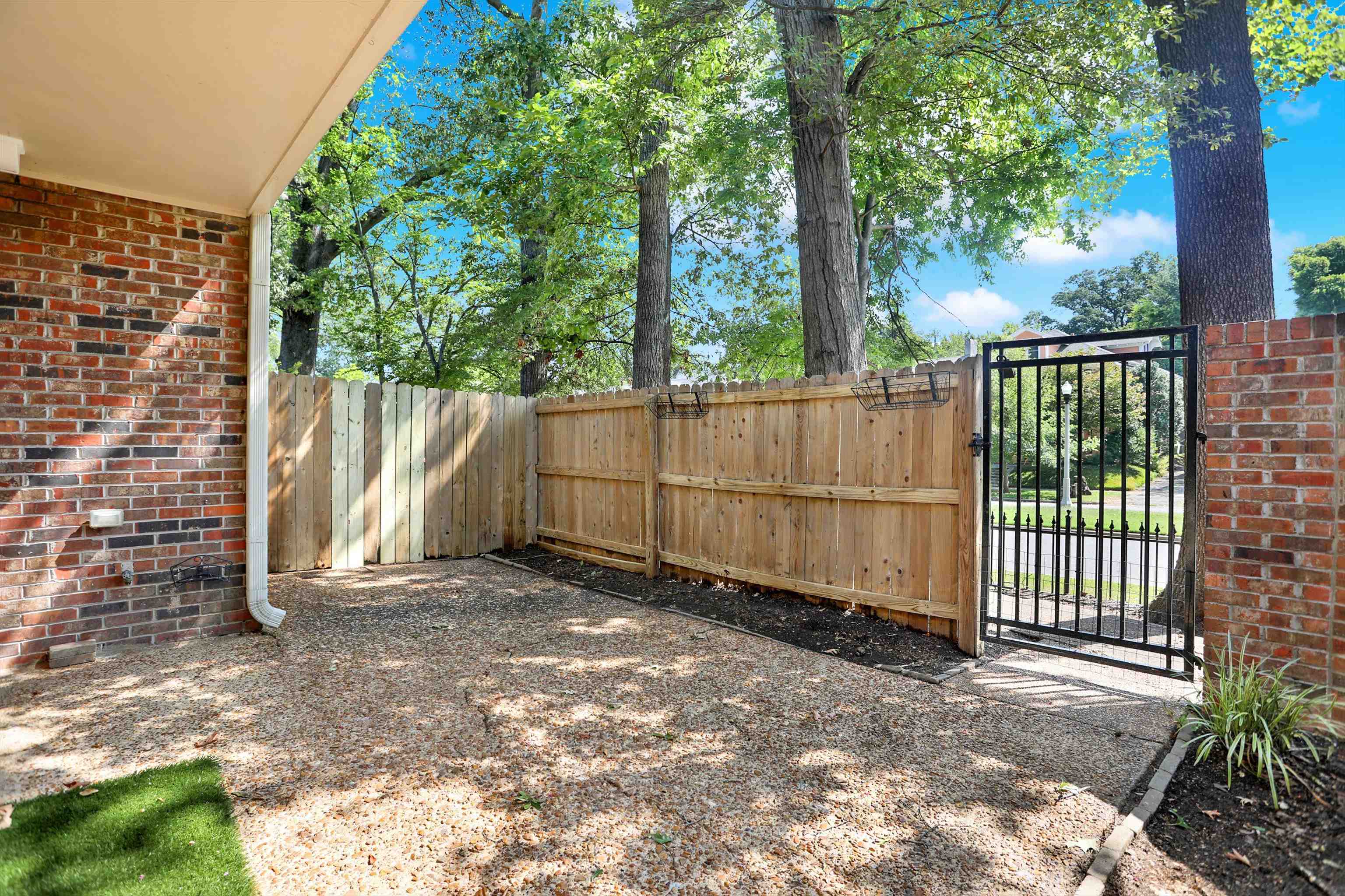 697 S Belvedere Blvd B Property Photo 7