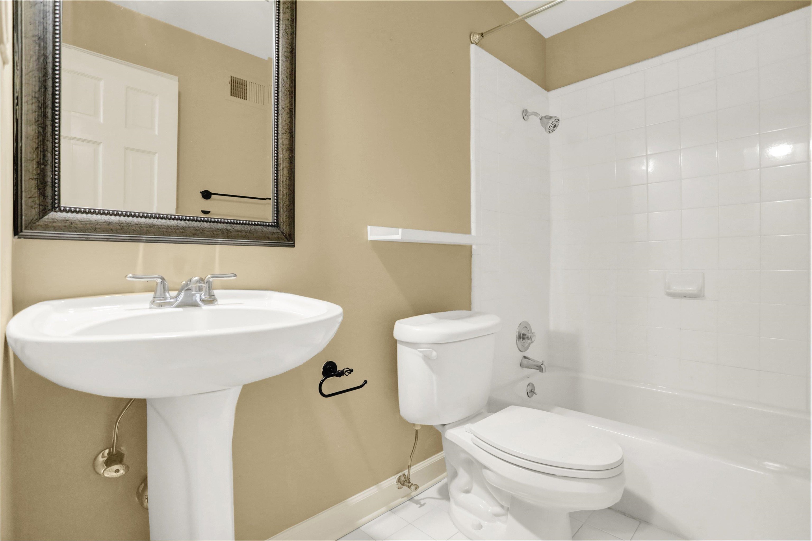 697 S Belvedere Blvd B Property Photo 31