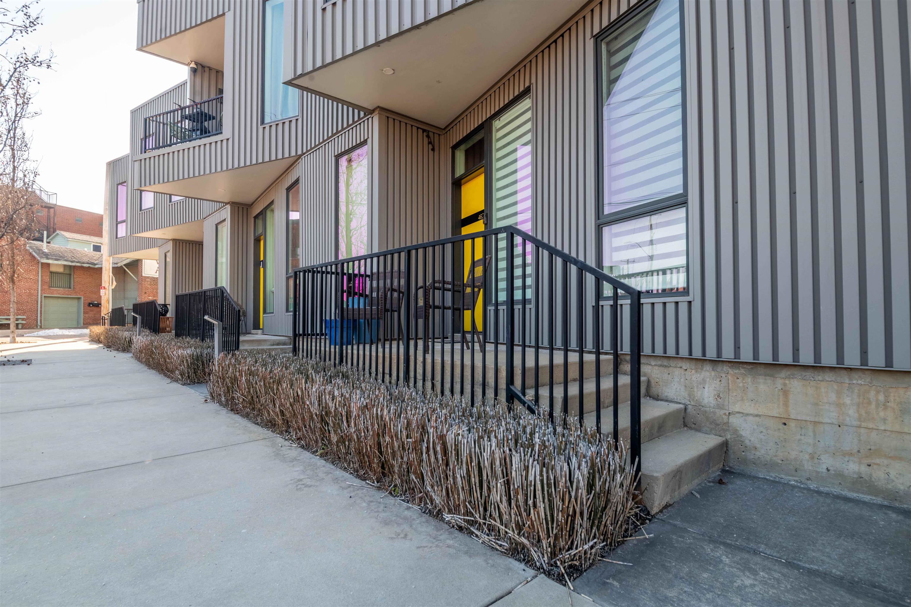 462 FRONTLINE CV Property Photo 1
