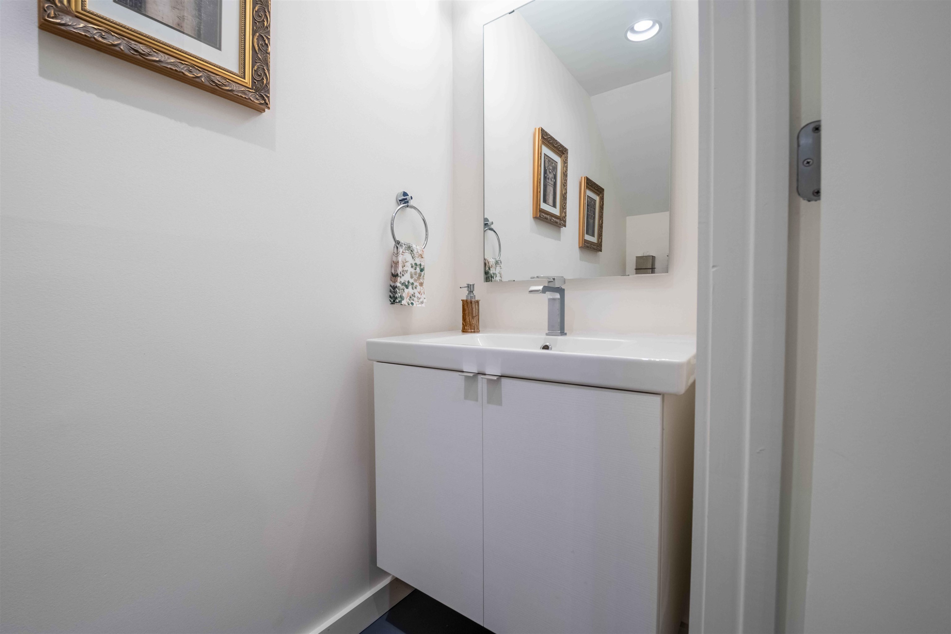 462 Frontline Cv Property Photo 17