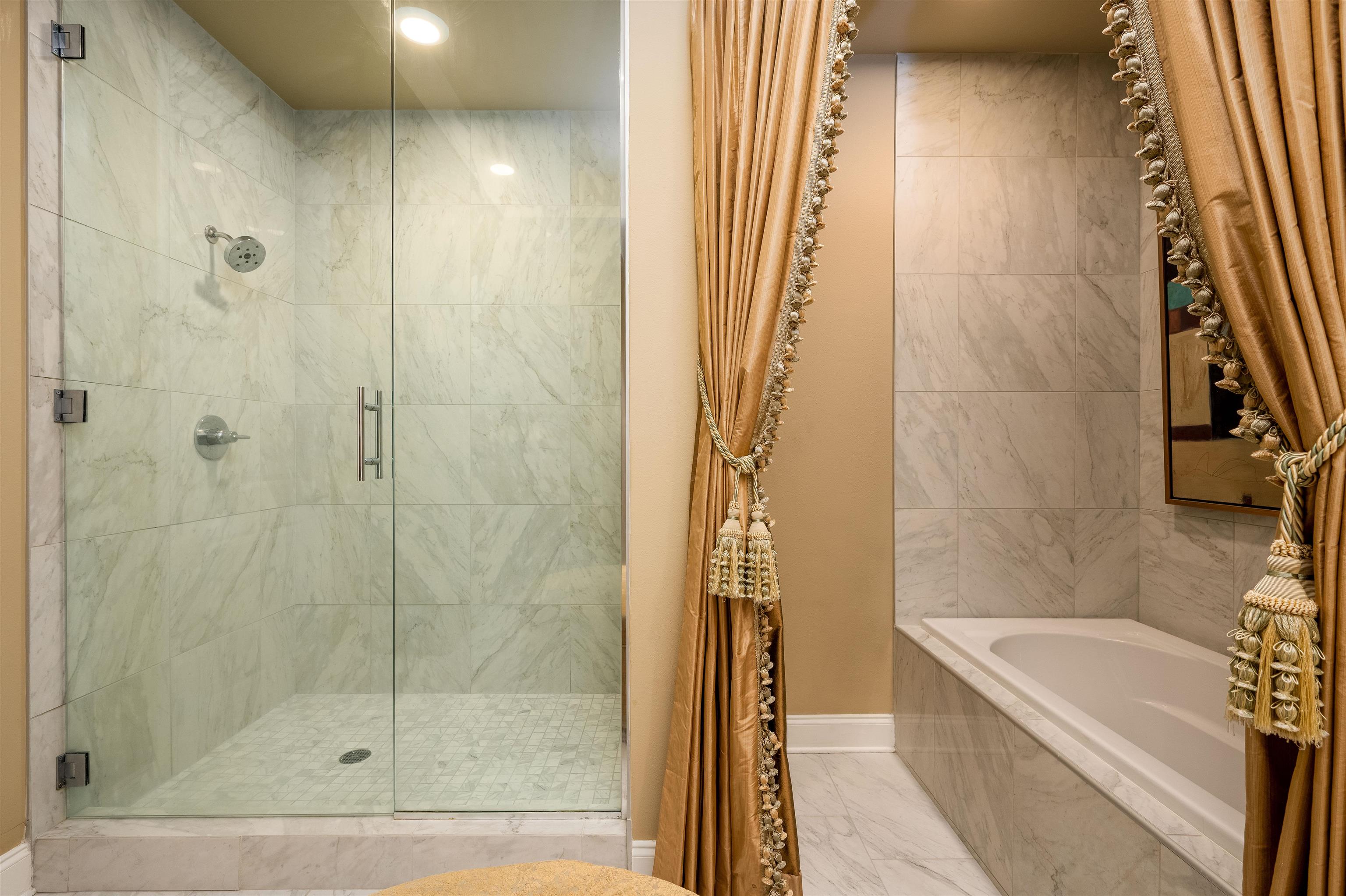 717 Riverside Dr 609/610 Property Photo 19