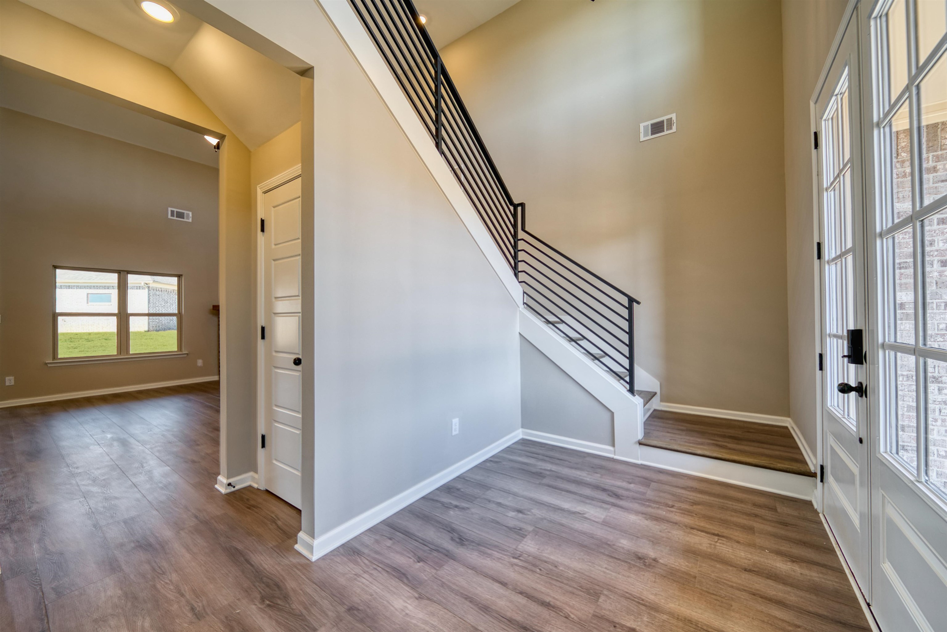 19 Columbia Way Property Photo 4