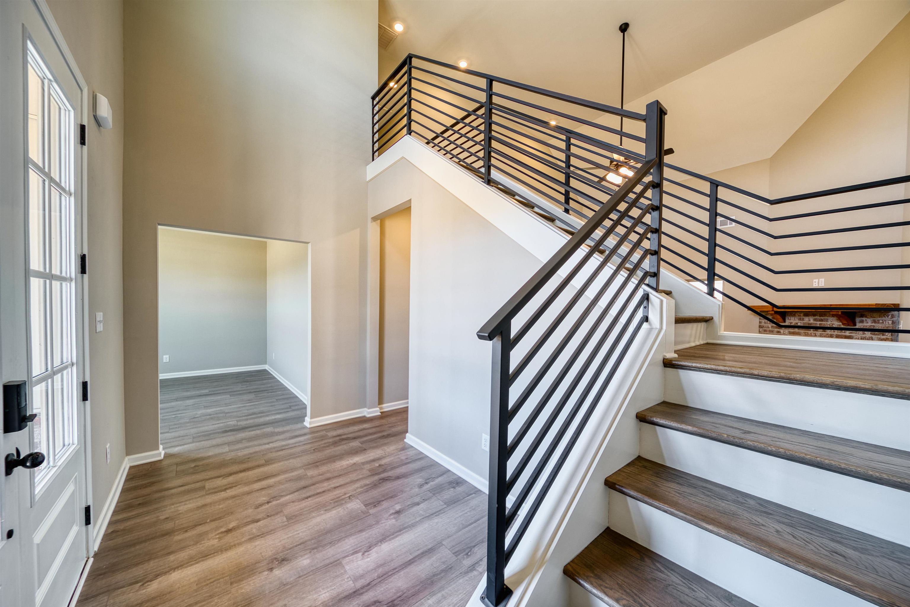 19 Columbia Way Property Photo 5