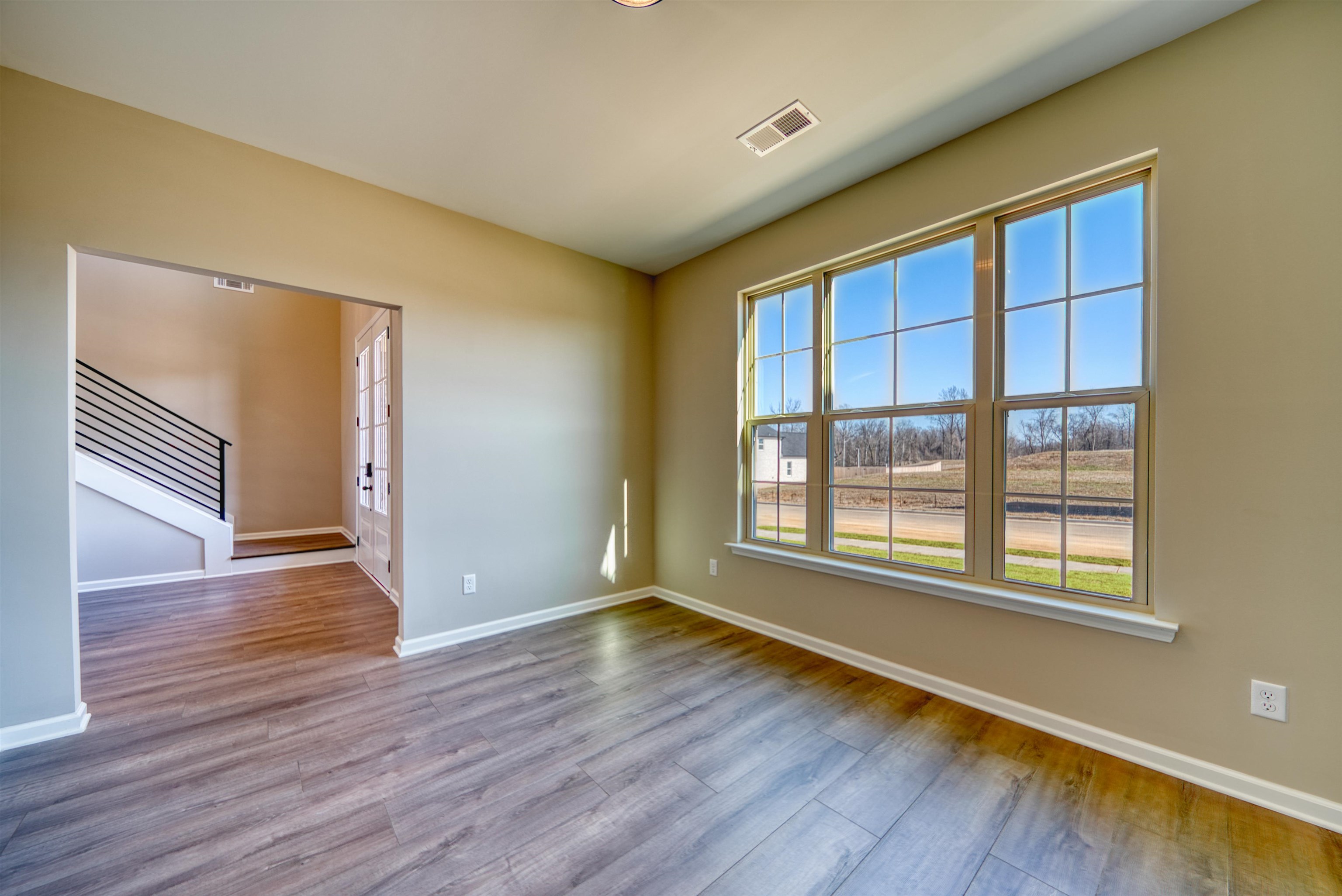 19 Columbia Way Property Photo 6