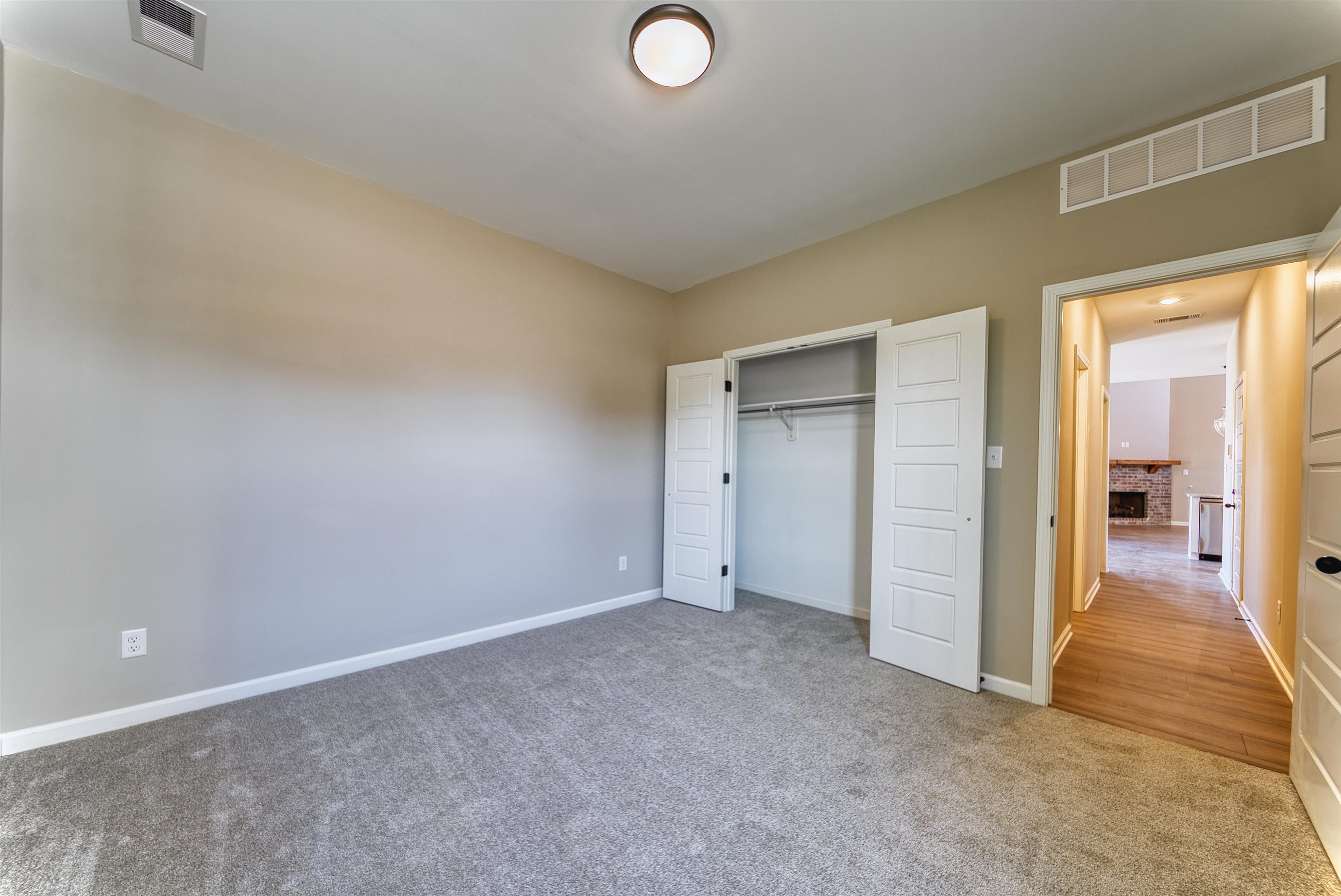 19 Columbia Way Property Photo 23