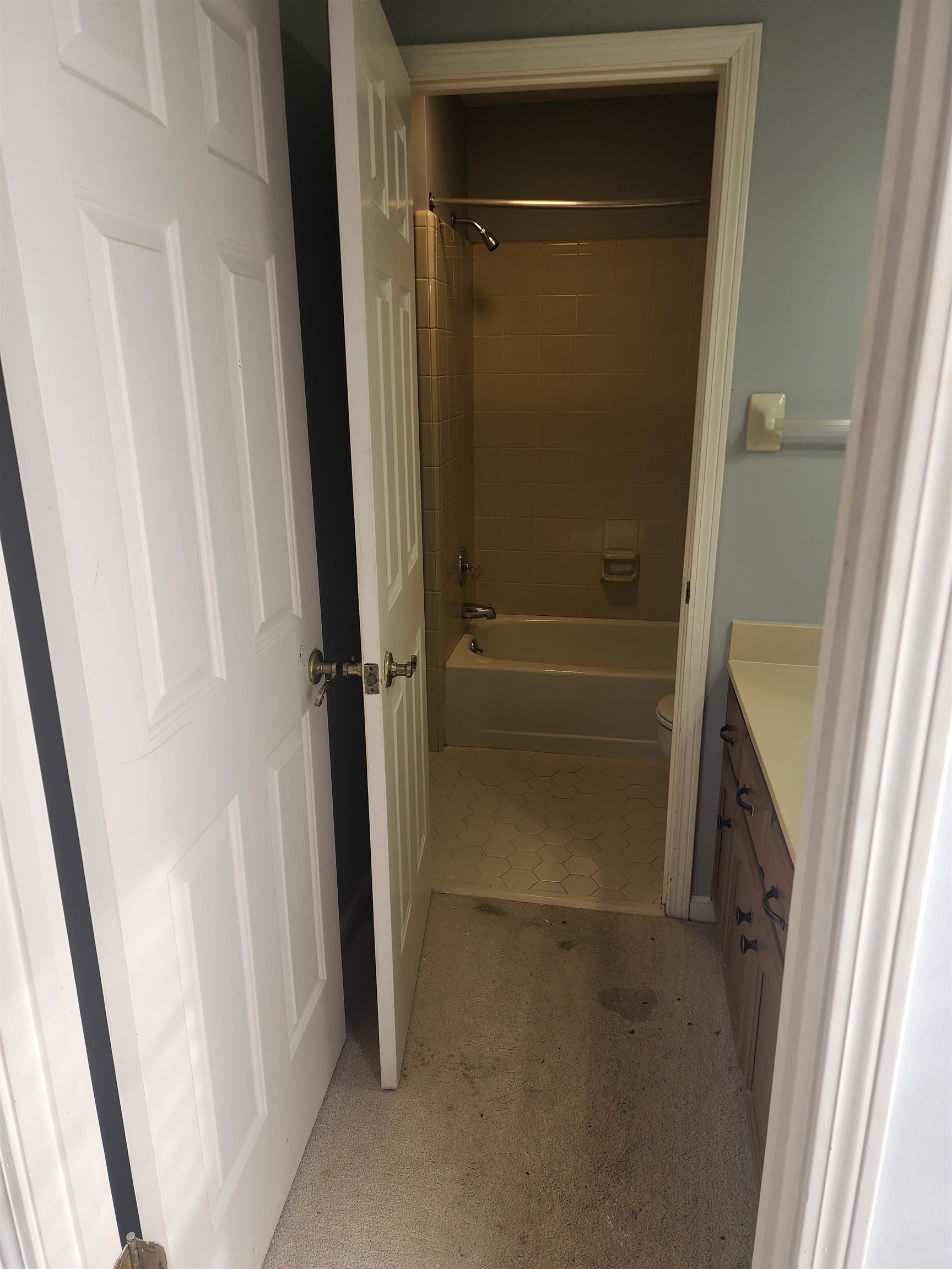 6767 Castlegate Cv Property Photo 15