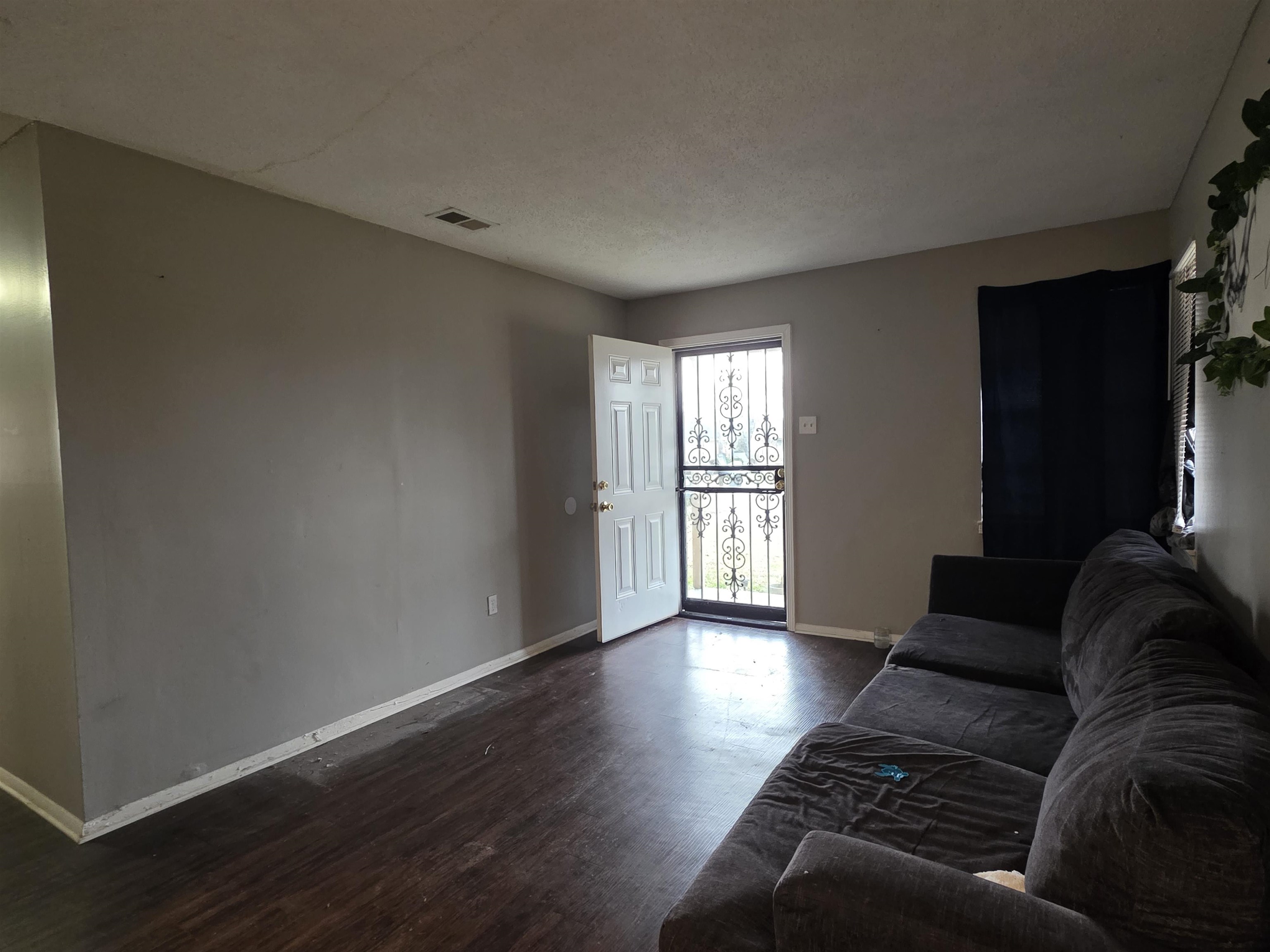 2352 Verdun Cv Property Photo 5