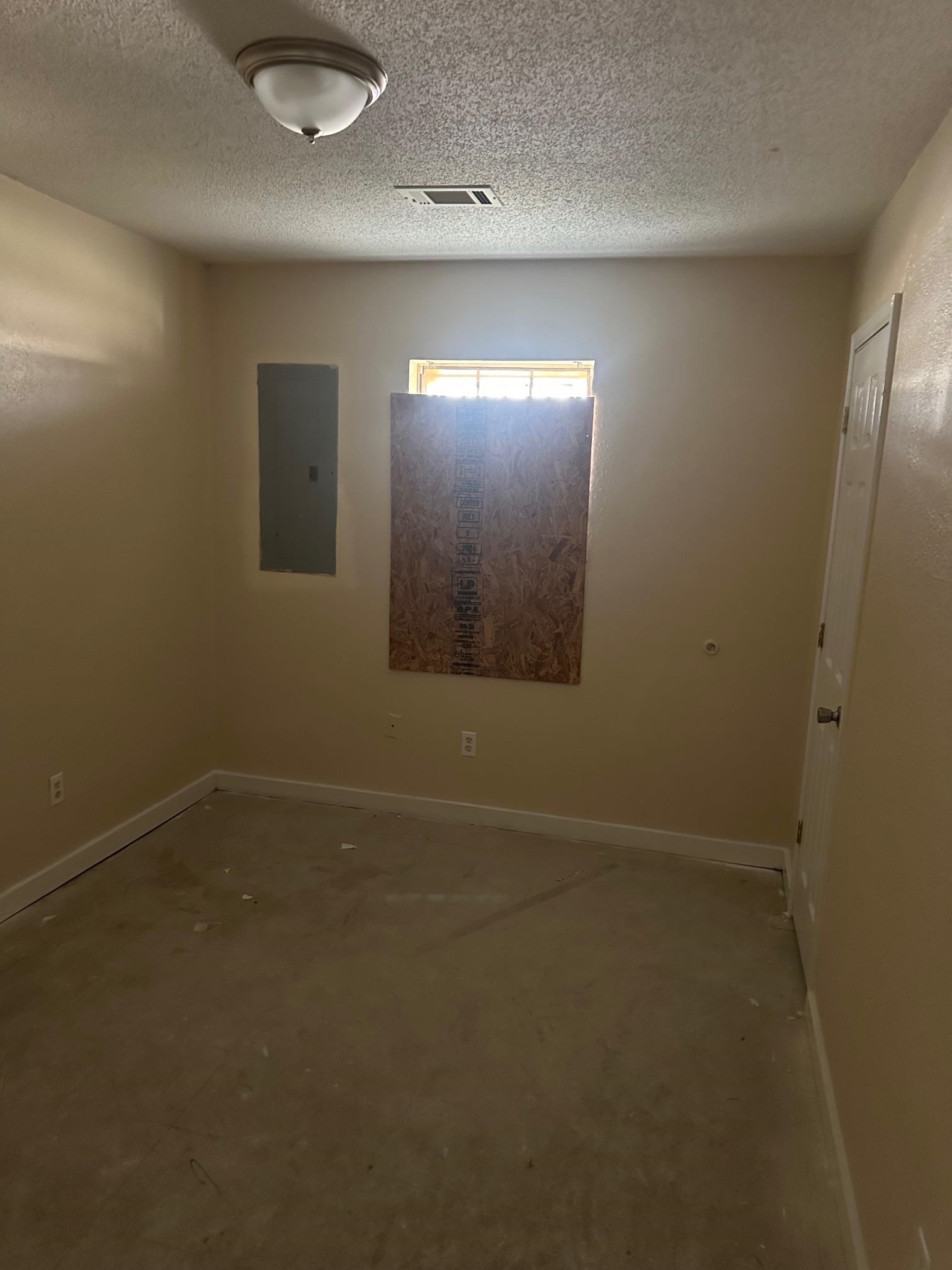 3569 Russelwood Dr Property Photo 4