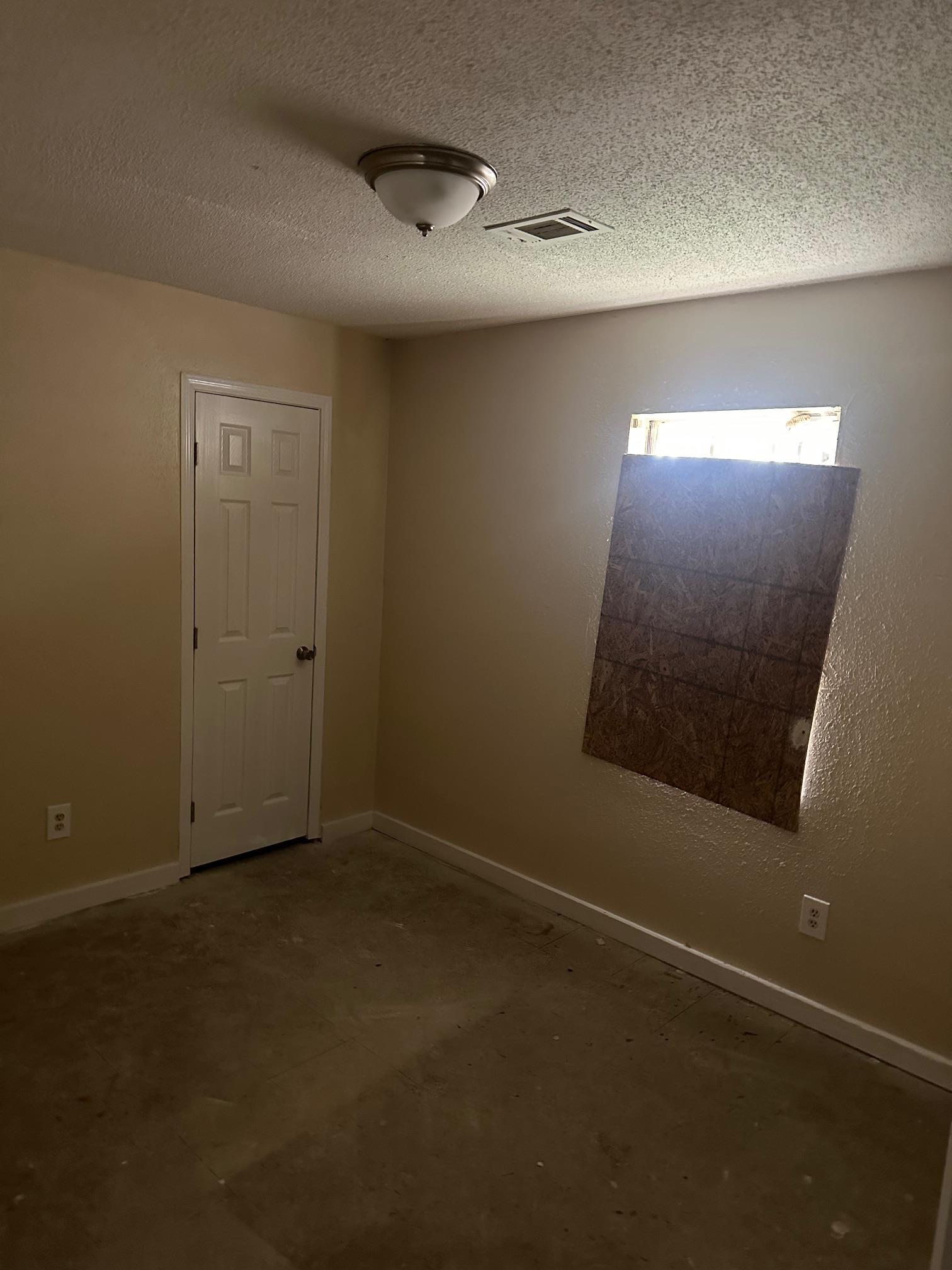 3569 Russelwood Dr Property Photo 6