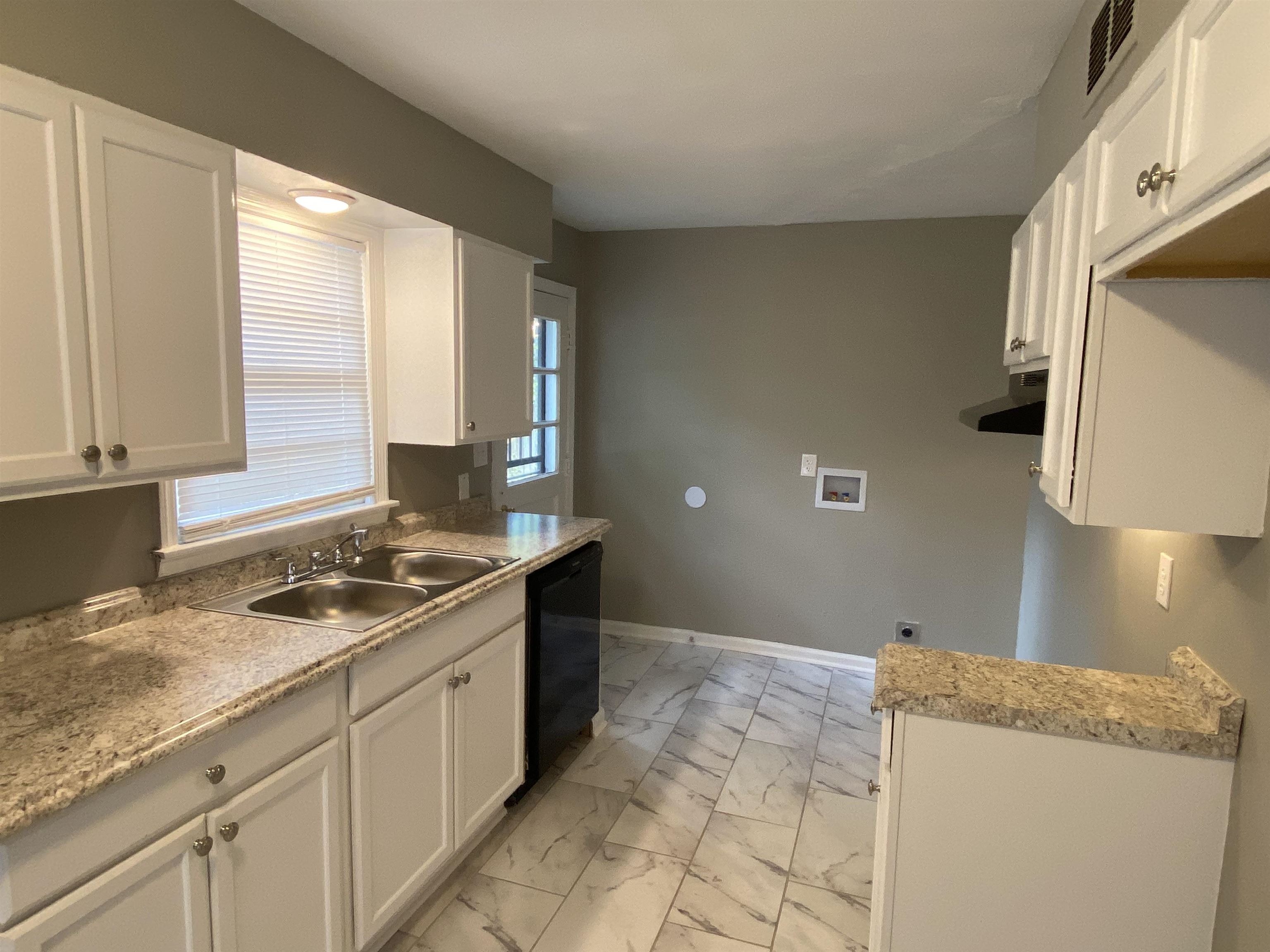 1680 Haywood Ave Property Photo 10