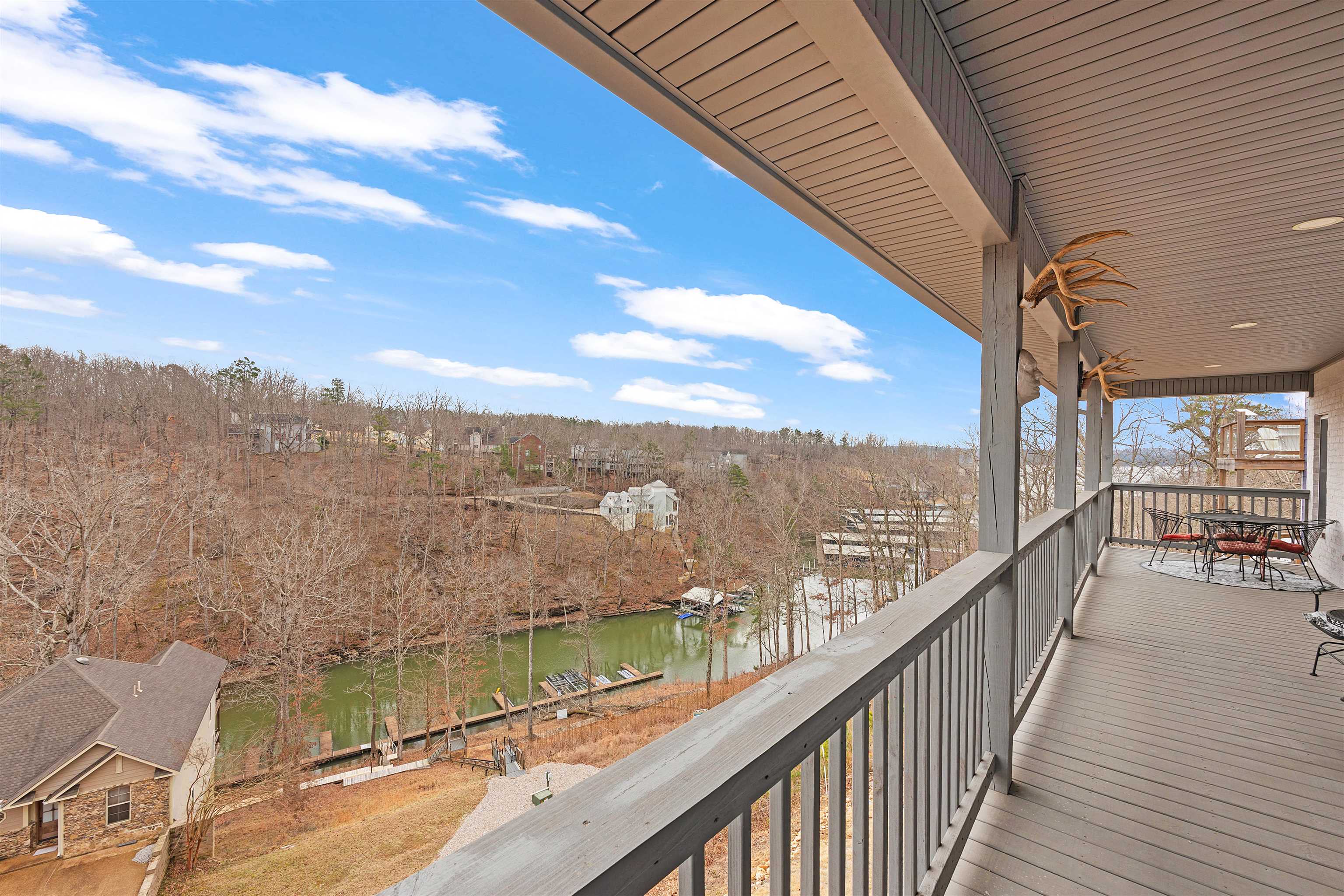85 Breeze Pt Se Property Photo 5