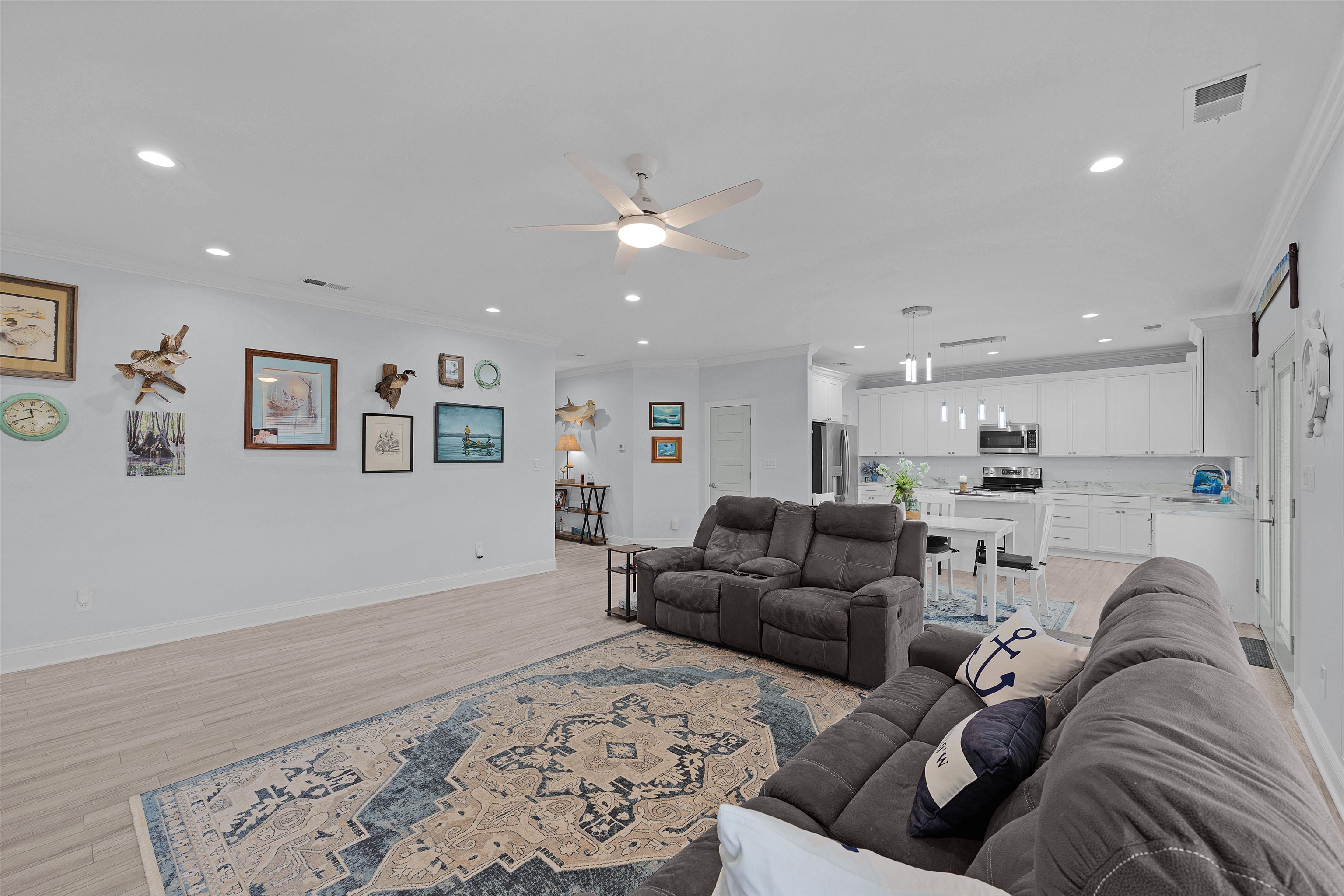 85 Breeze Pt Se Property Photo 14