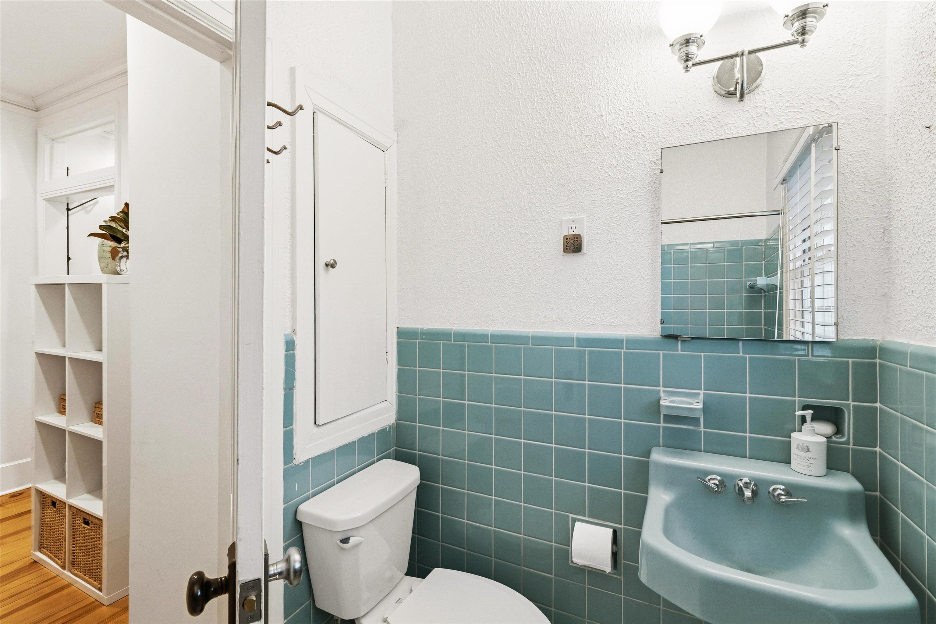 110 W Poplar Ave Property Photo 24