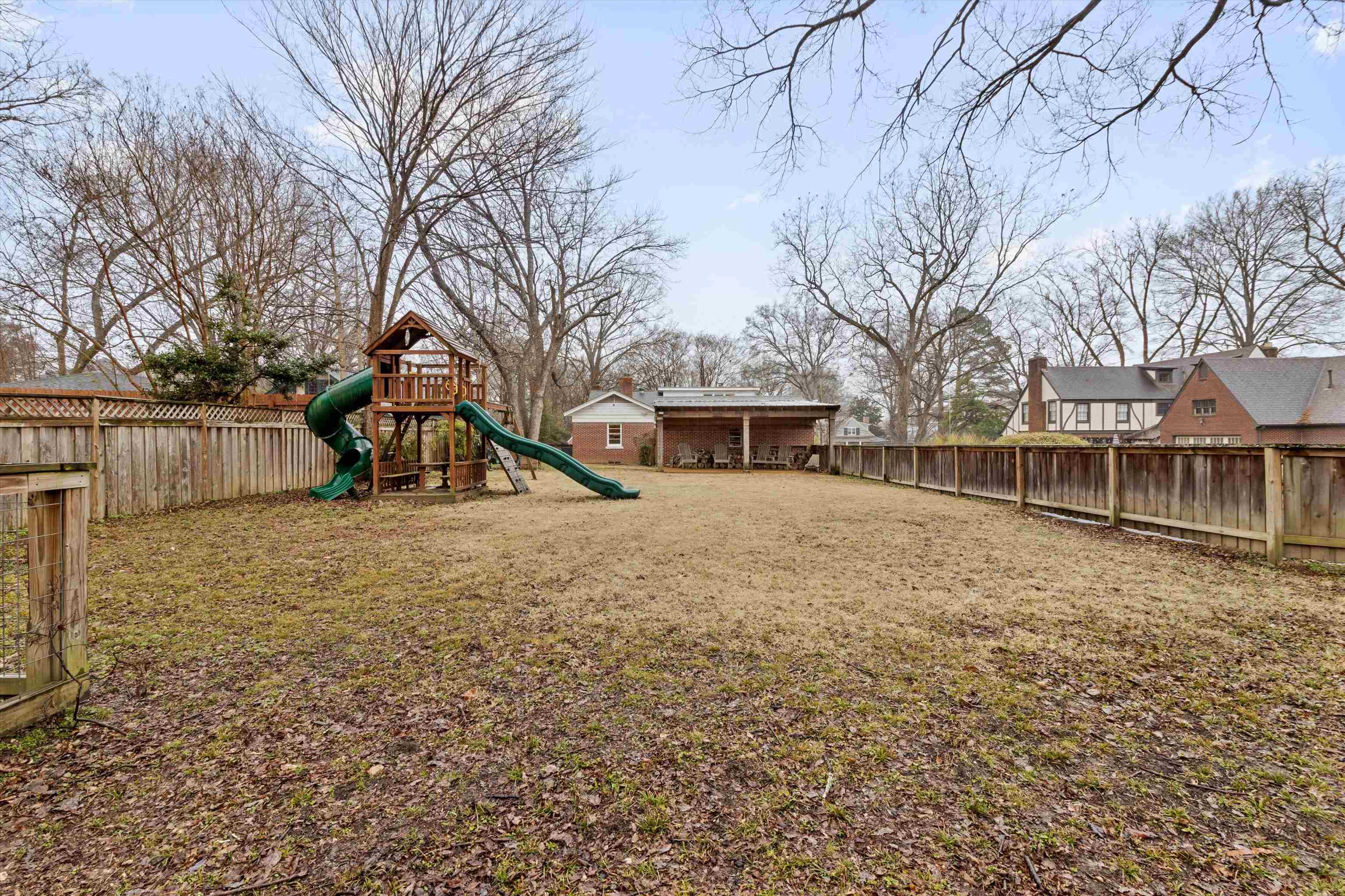 110 W Poplar Ave Property Photo 32