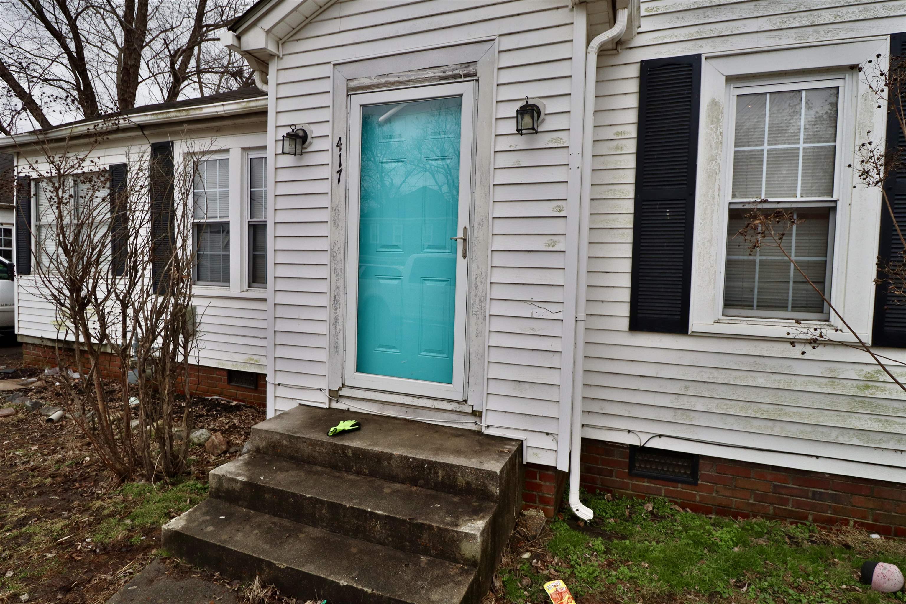 417 Lake St Property Photo 2
