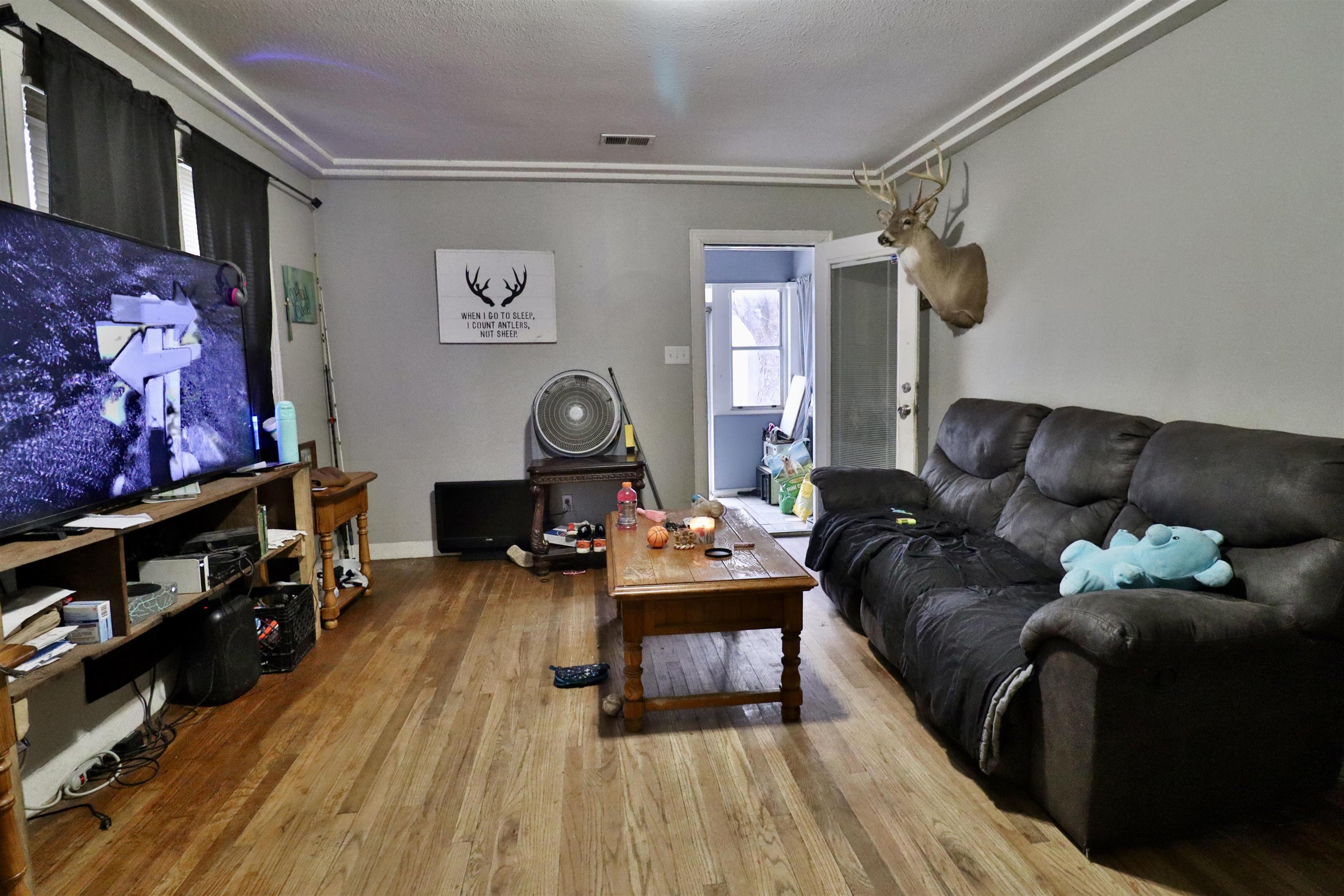 417 Lake St Property Photo 5