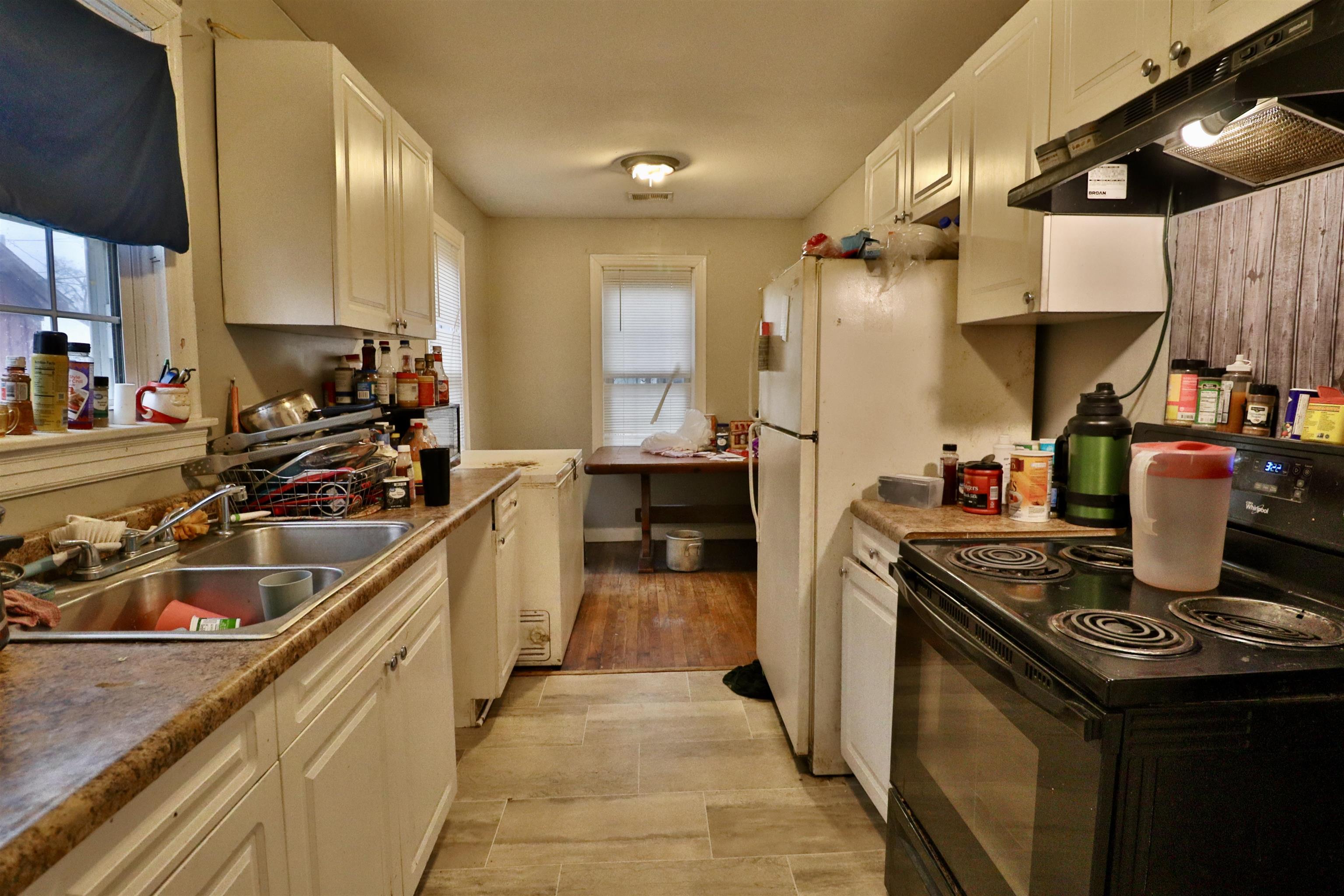 417 Lake St Property Photo 9