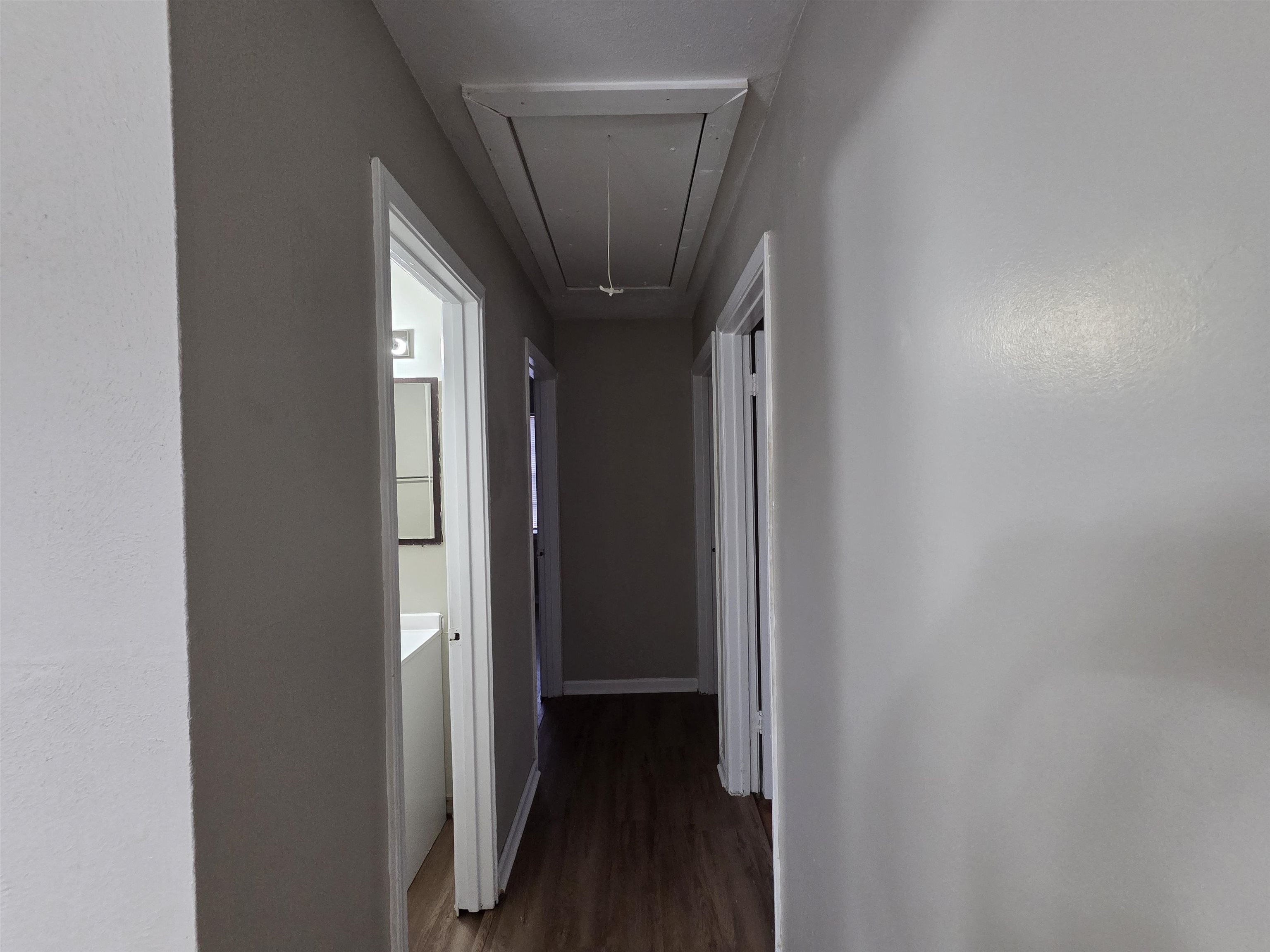 4535 Beacon Hill Dr Property Photo 3