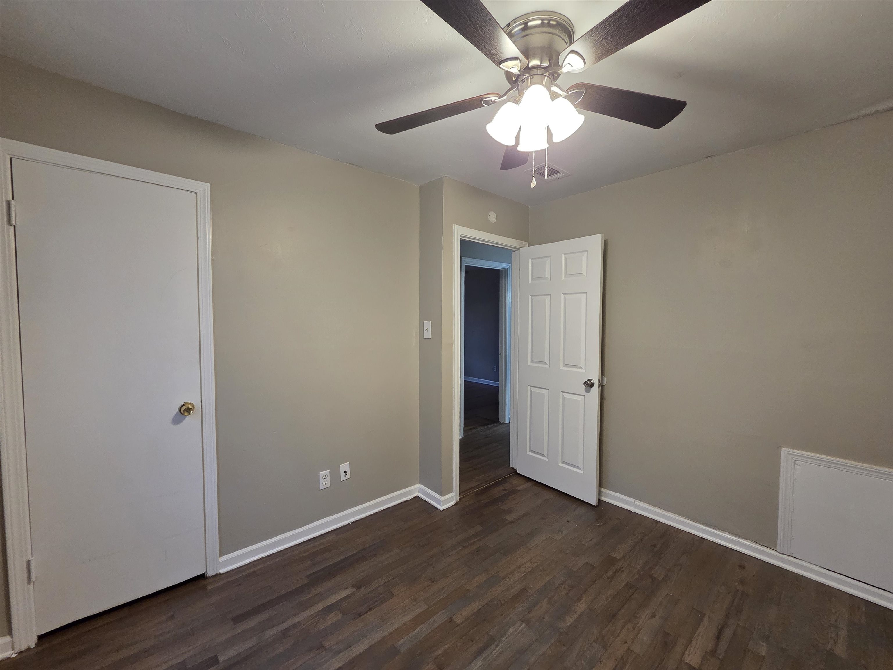 4535 Beacon Hill Dr Property Photo 4