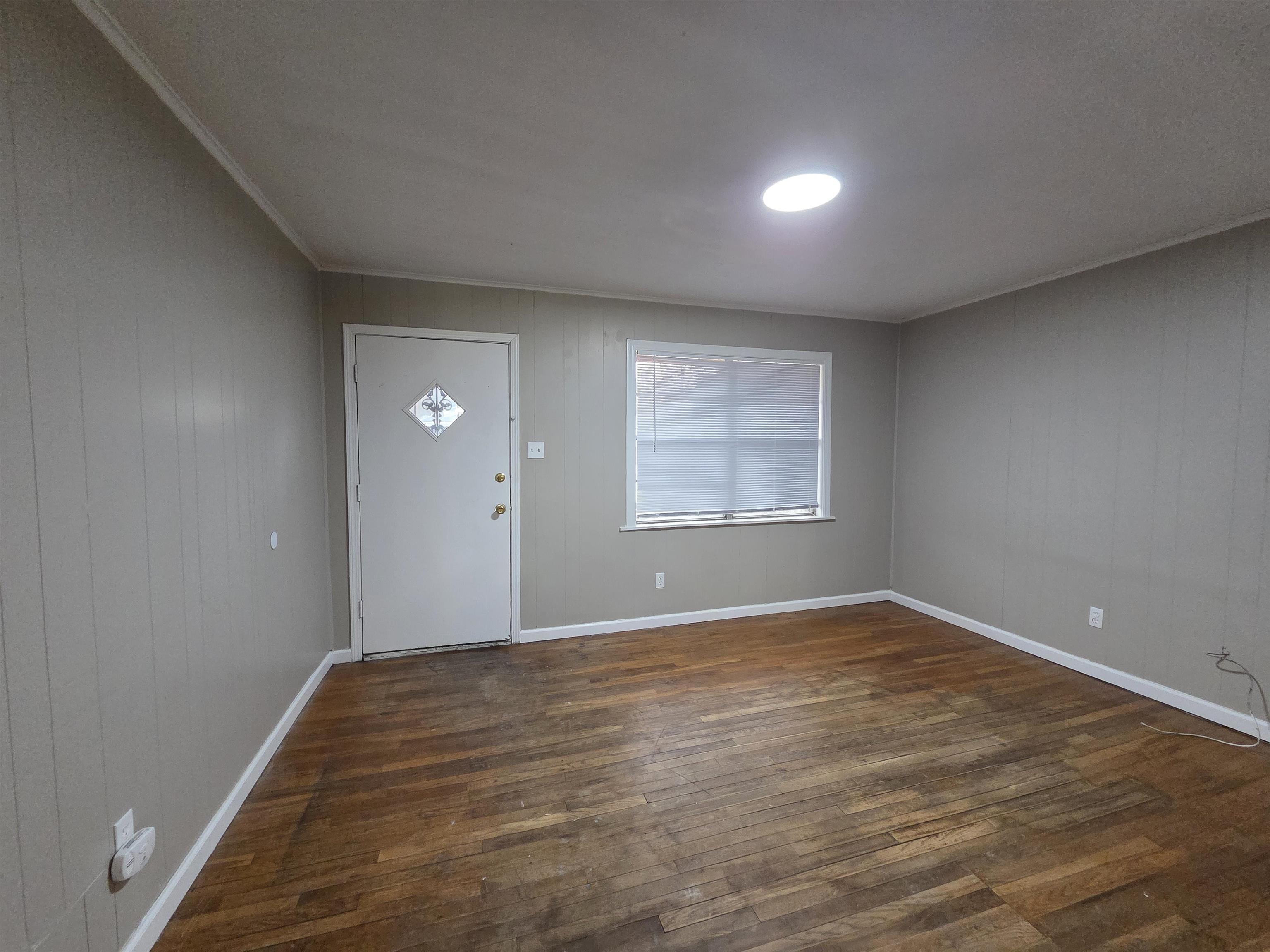 4535 Beacon Hill Dr Property Photo 8