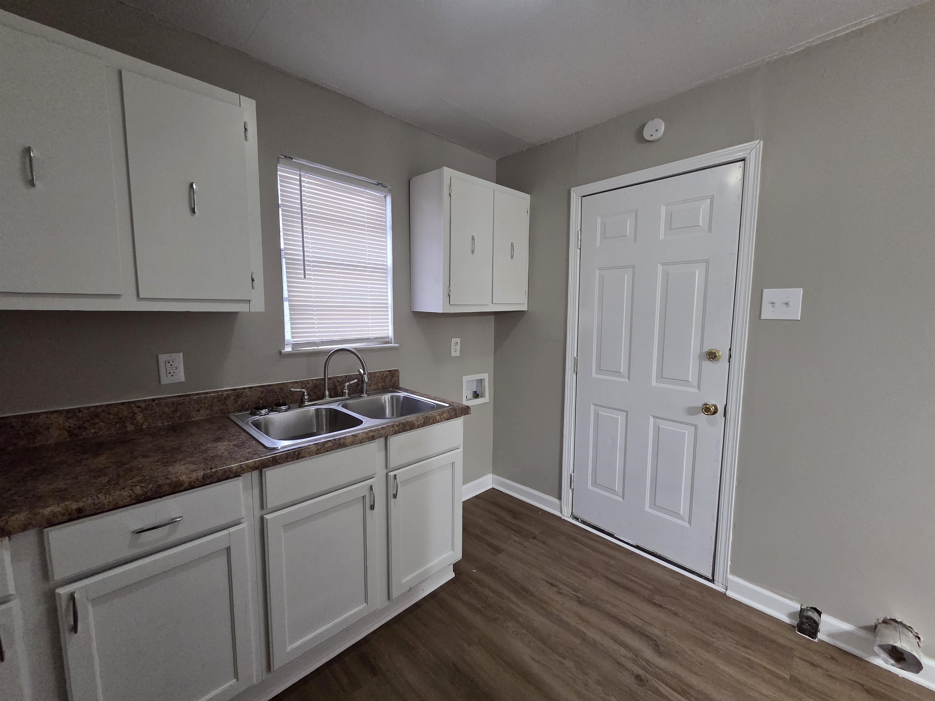 4535 Beacon Hill Dr Property Photo 17