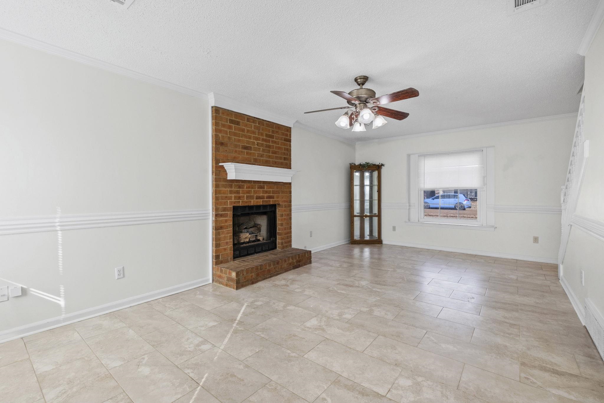 5875 Sycamore Manor Cv Property Photo 7