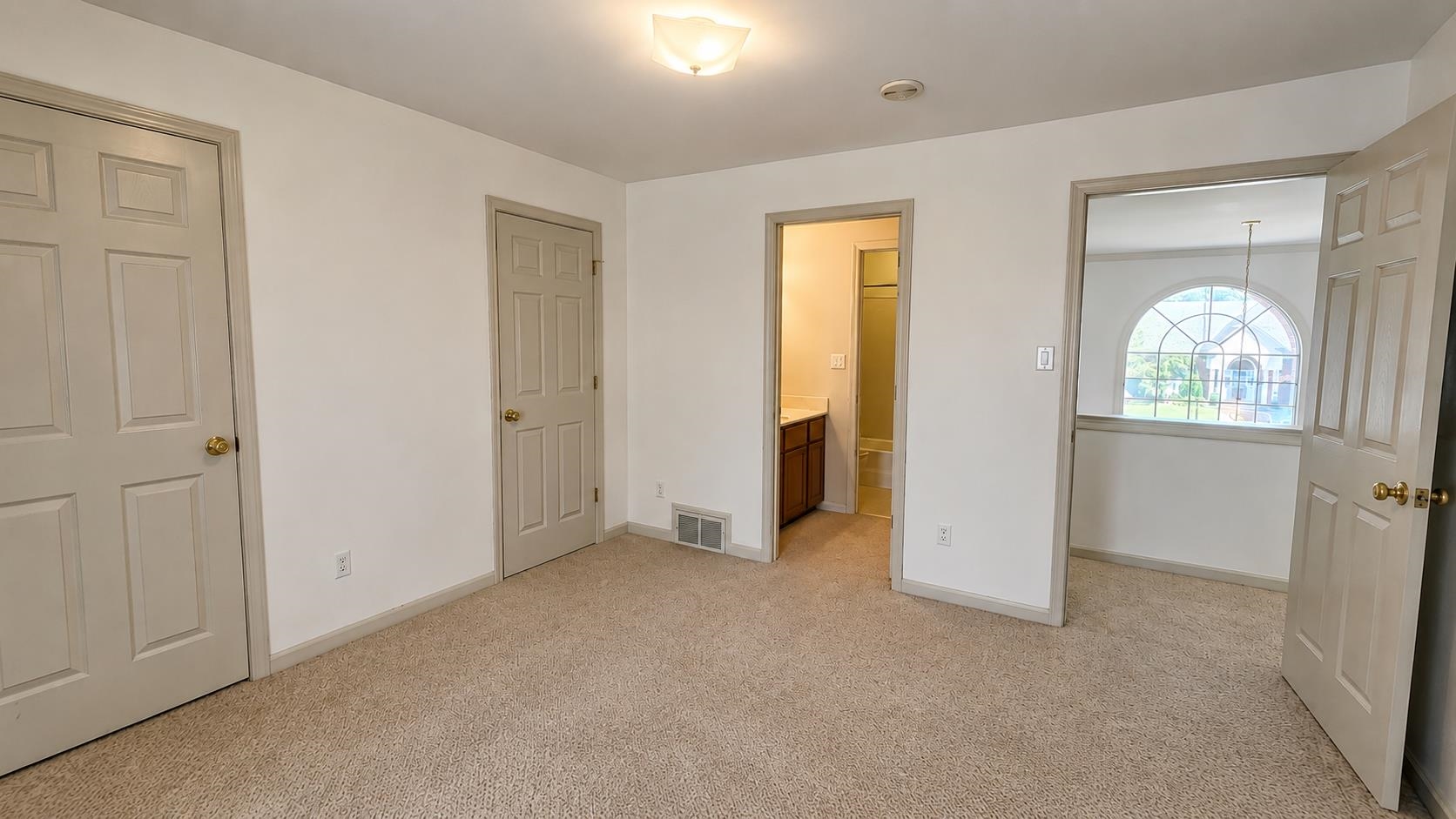1923 Swynford Ln Property Photo 25