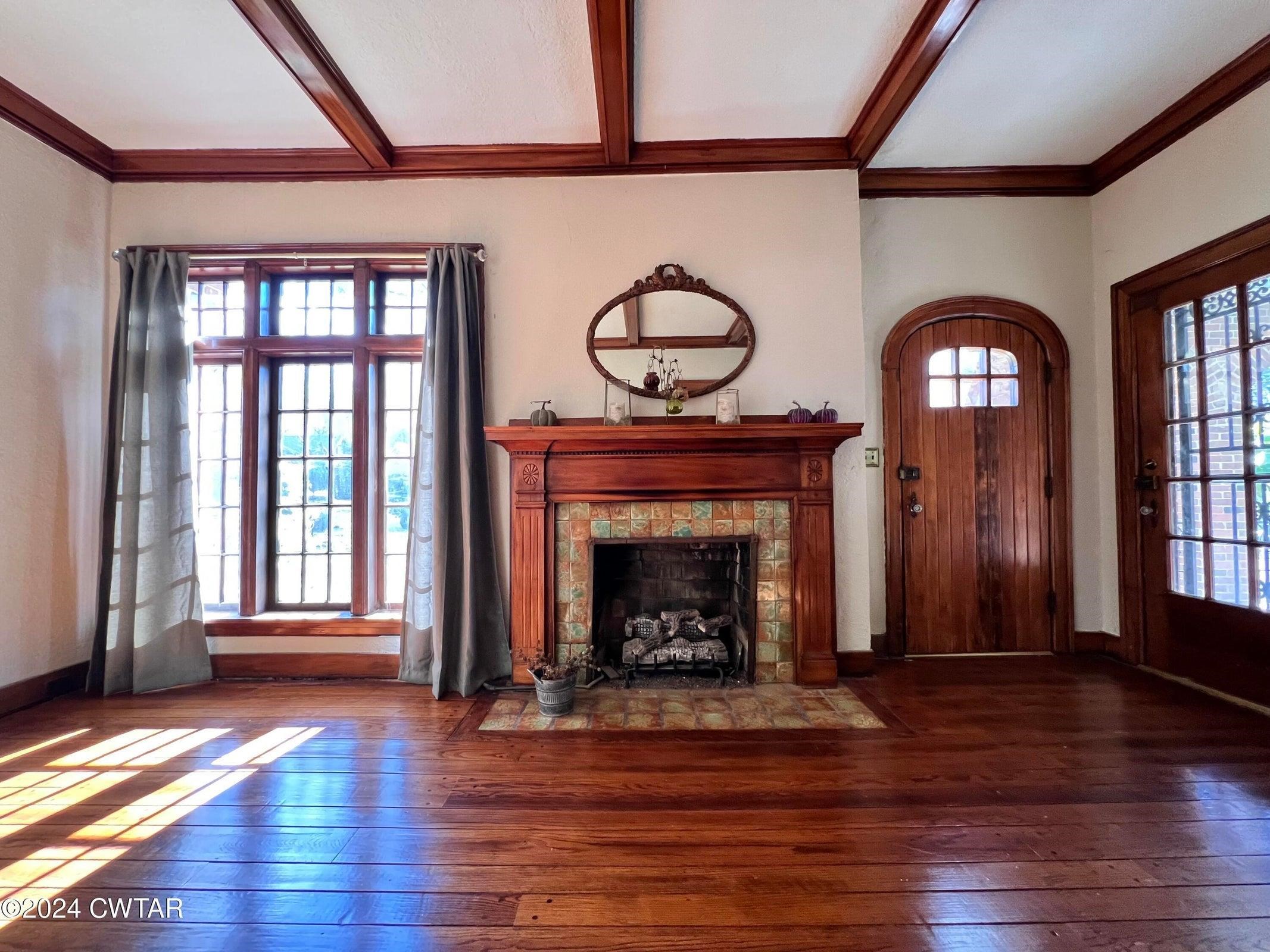 523 Westmoreland Pl Property Photo 6