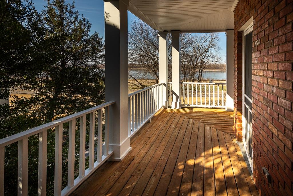 1072 Island Dr Property Photo 6