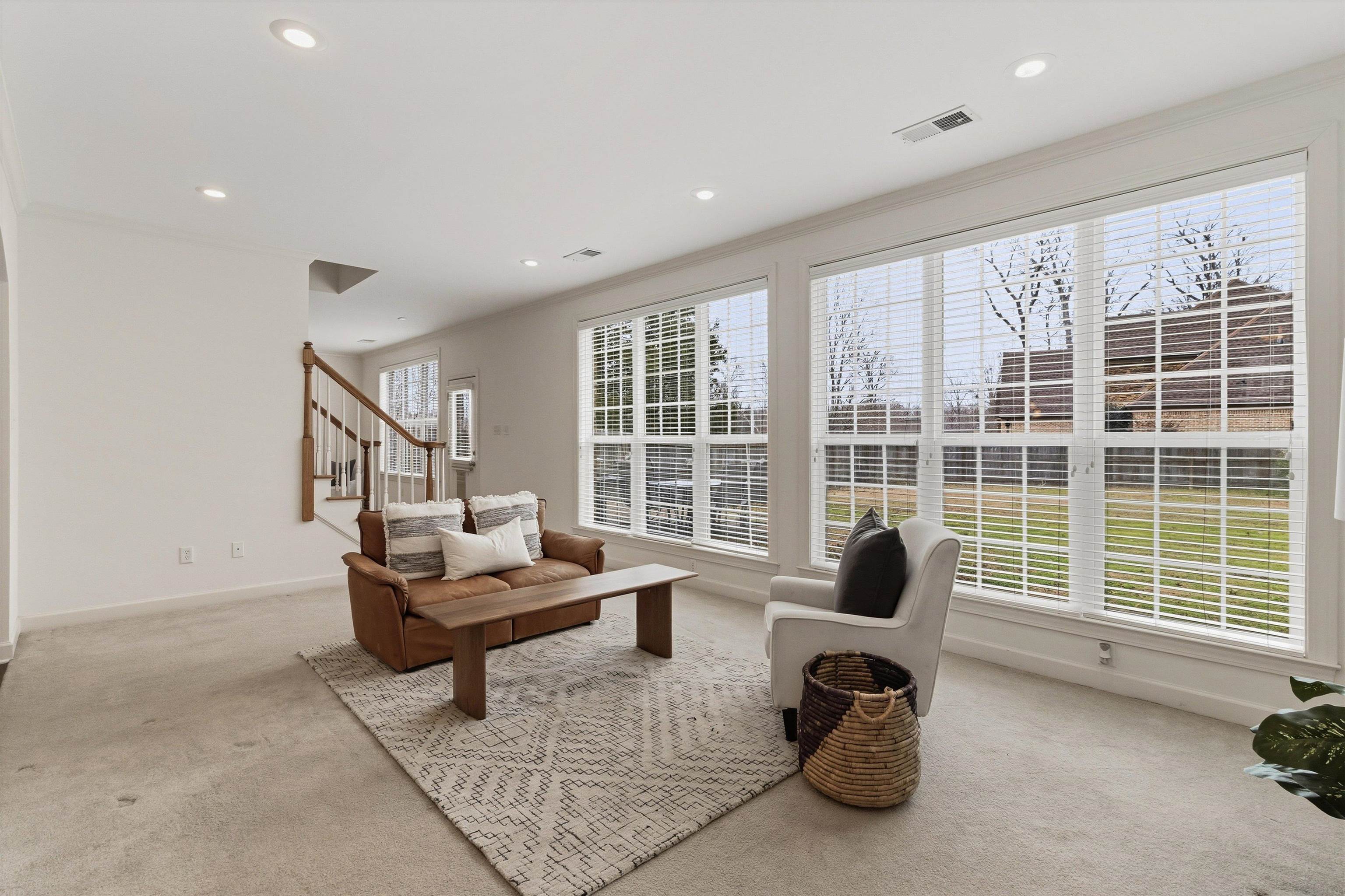 10 Post Oak Cv Property Photo 5